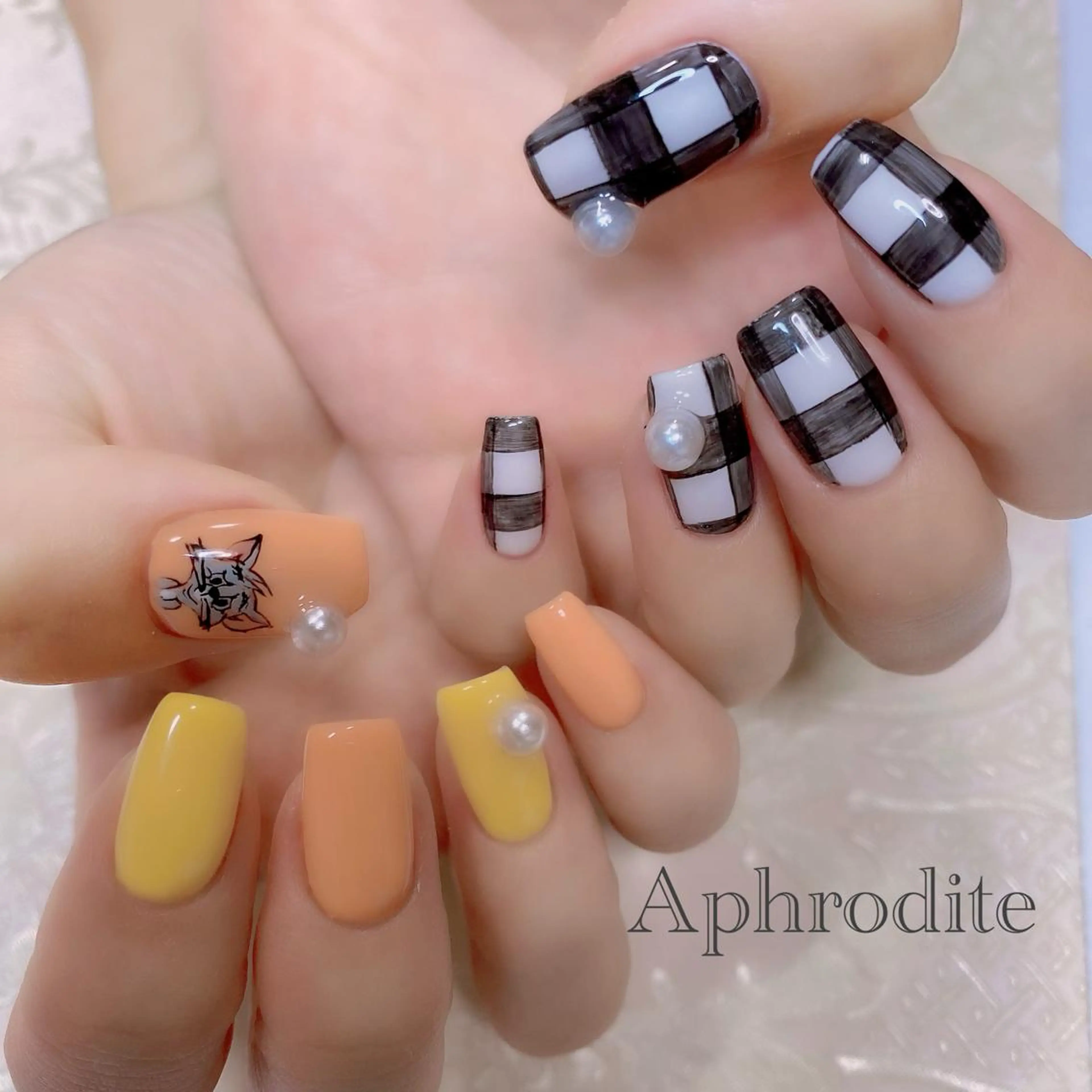 ネイル Aphrodite パラジェル認定サロンのネイルデザイン