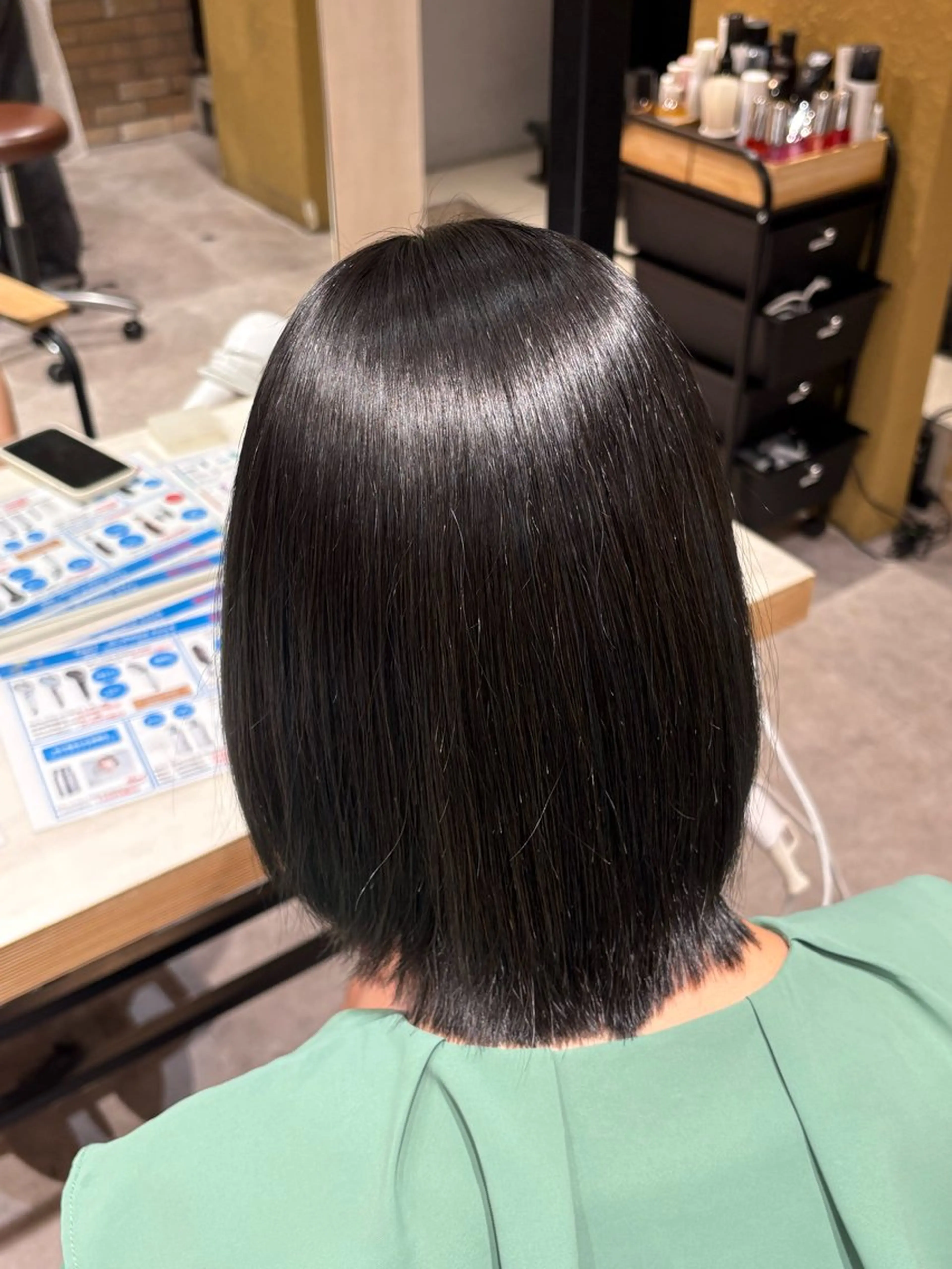 ロング フェザー/シャドウ/ メッシュパーマのヘアスタイル