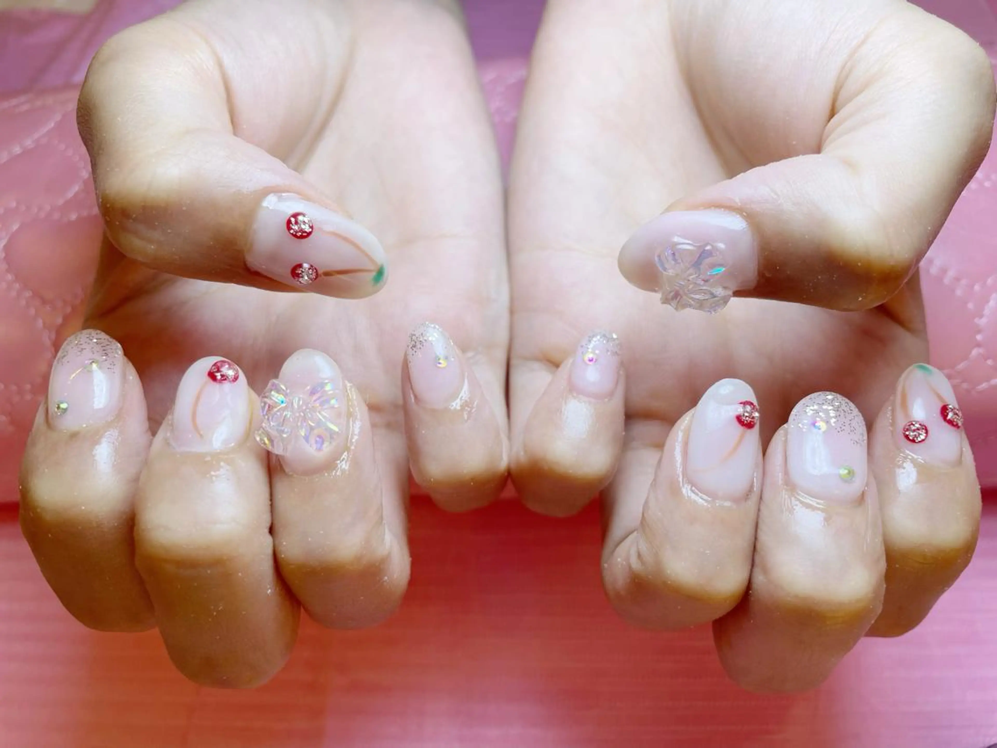 ネイル リボン キラリ ネイルサロンのネイルデザイン