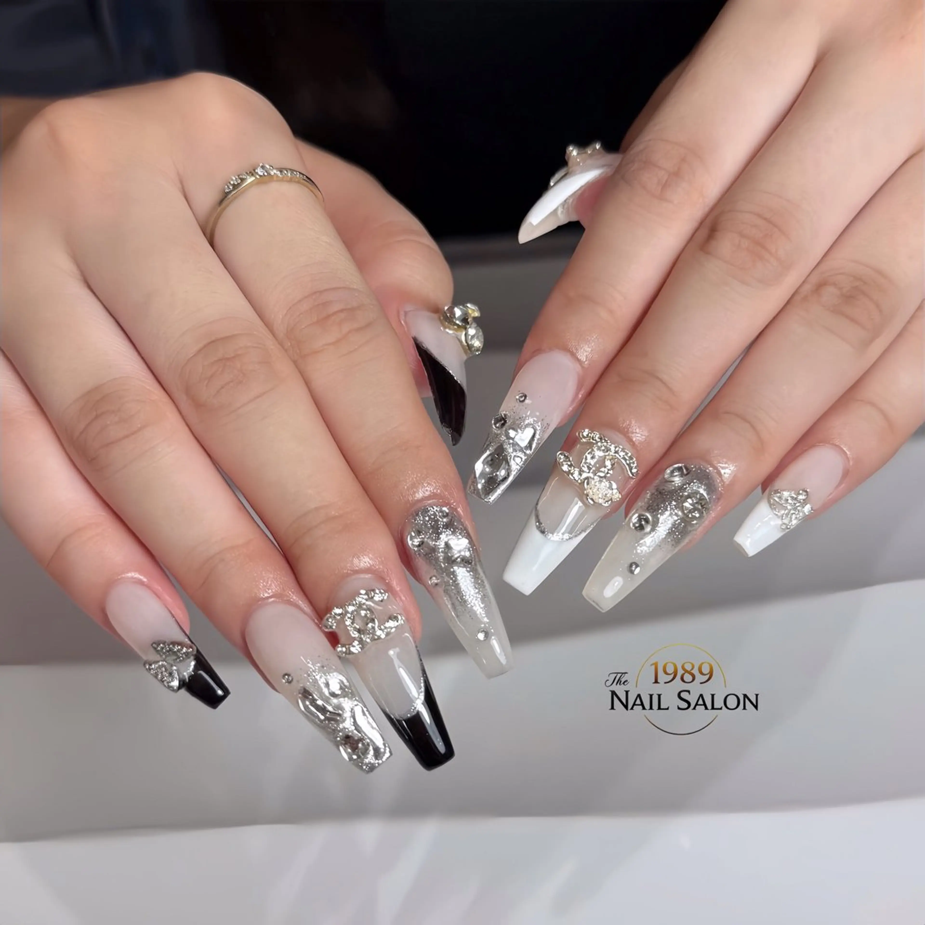 ネイル ハンドネイル The 1989 Nail Salonのネイルデザイン