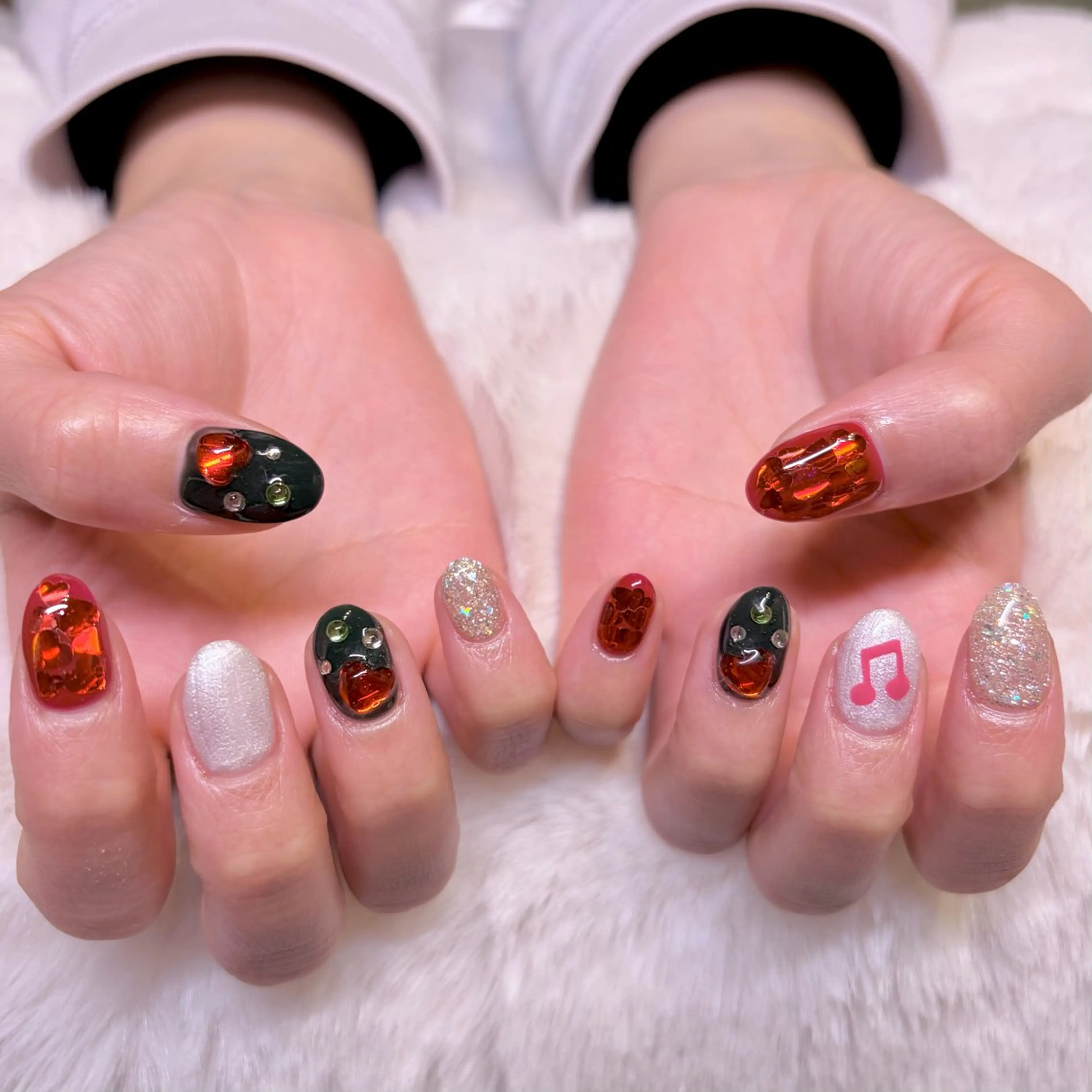 ネイル 冬ネイル クリスマス ハンドネイル nail salon e'mu💐のネイルデザイン