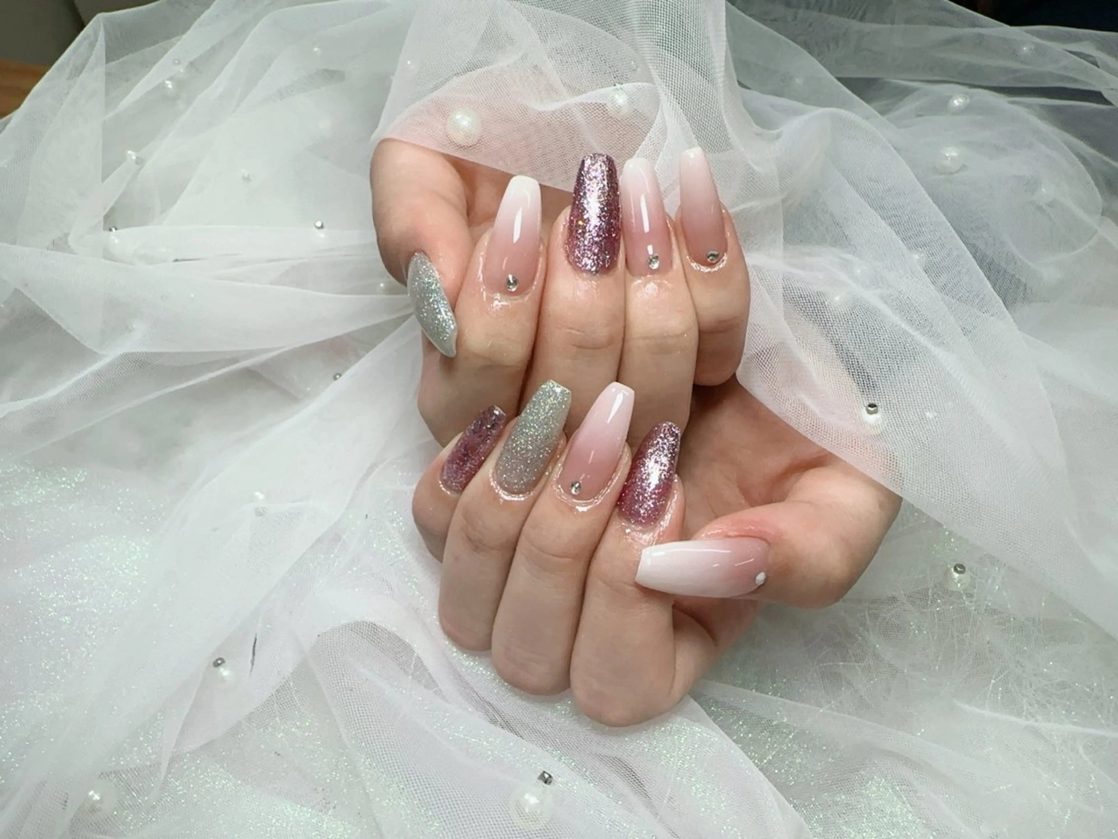 ネイル Hey🌈NAIL 長さ出し専門店のネイルデザイン