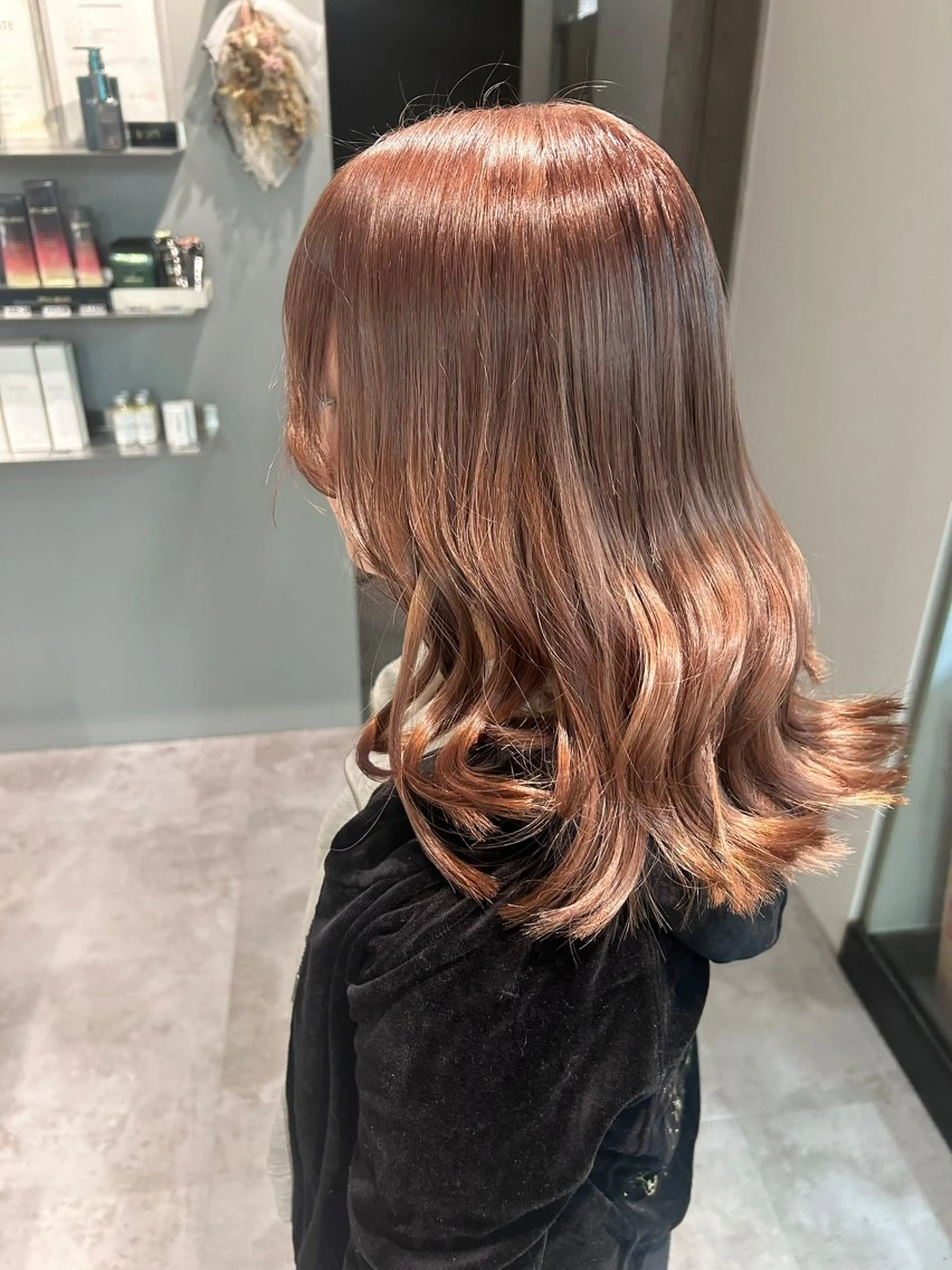 セミロング ヘアカラー やの ゆきなのヘアスタイル