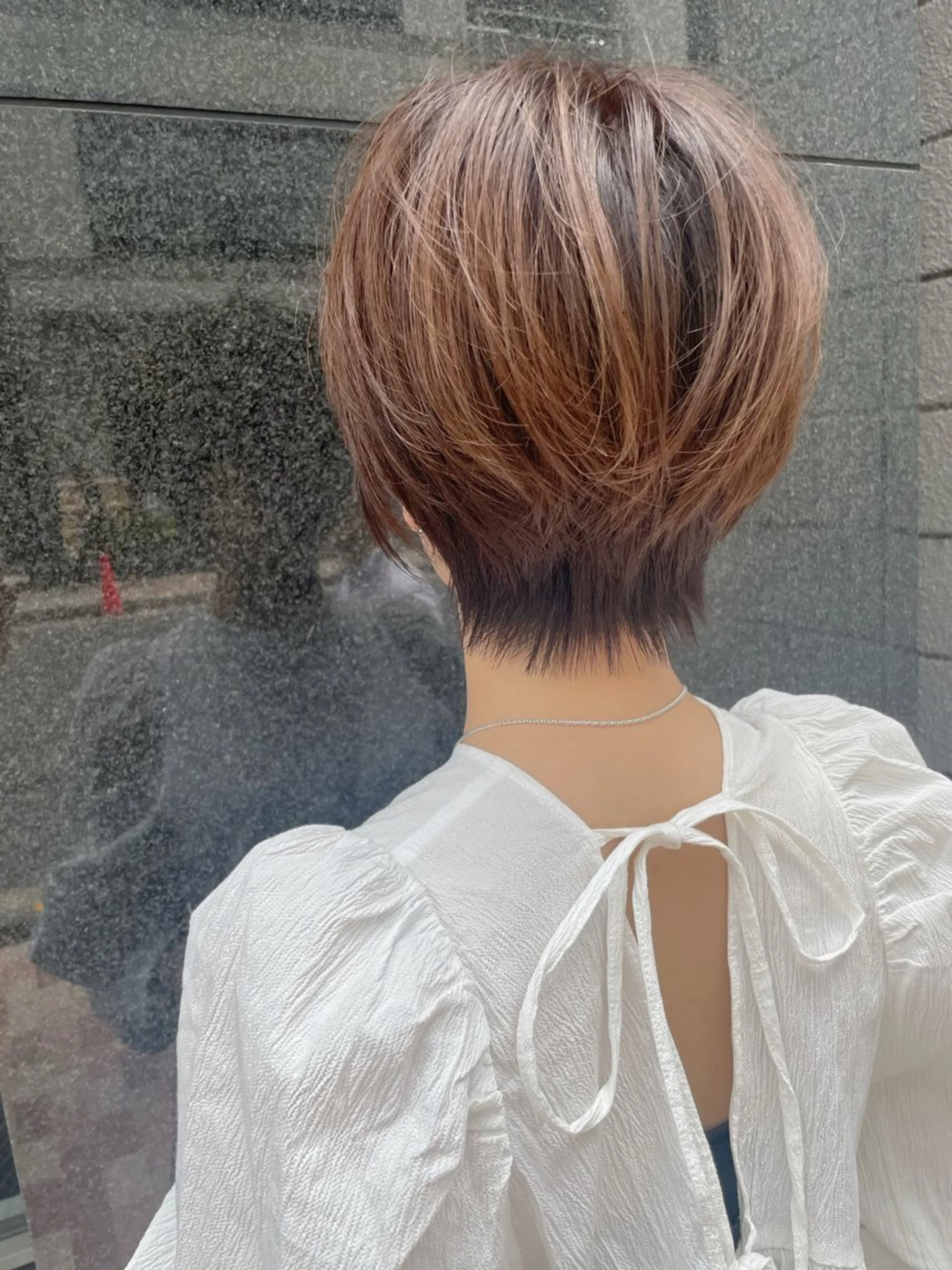 ショート カラー ブリーチ ダブルカラー くびれヘア ショートヘア カット 🫧ショート/ボブ 池袋西口・泡渕✂️のヘアスタイル