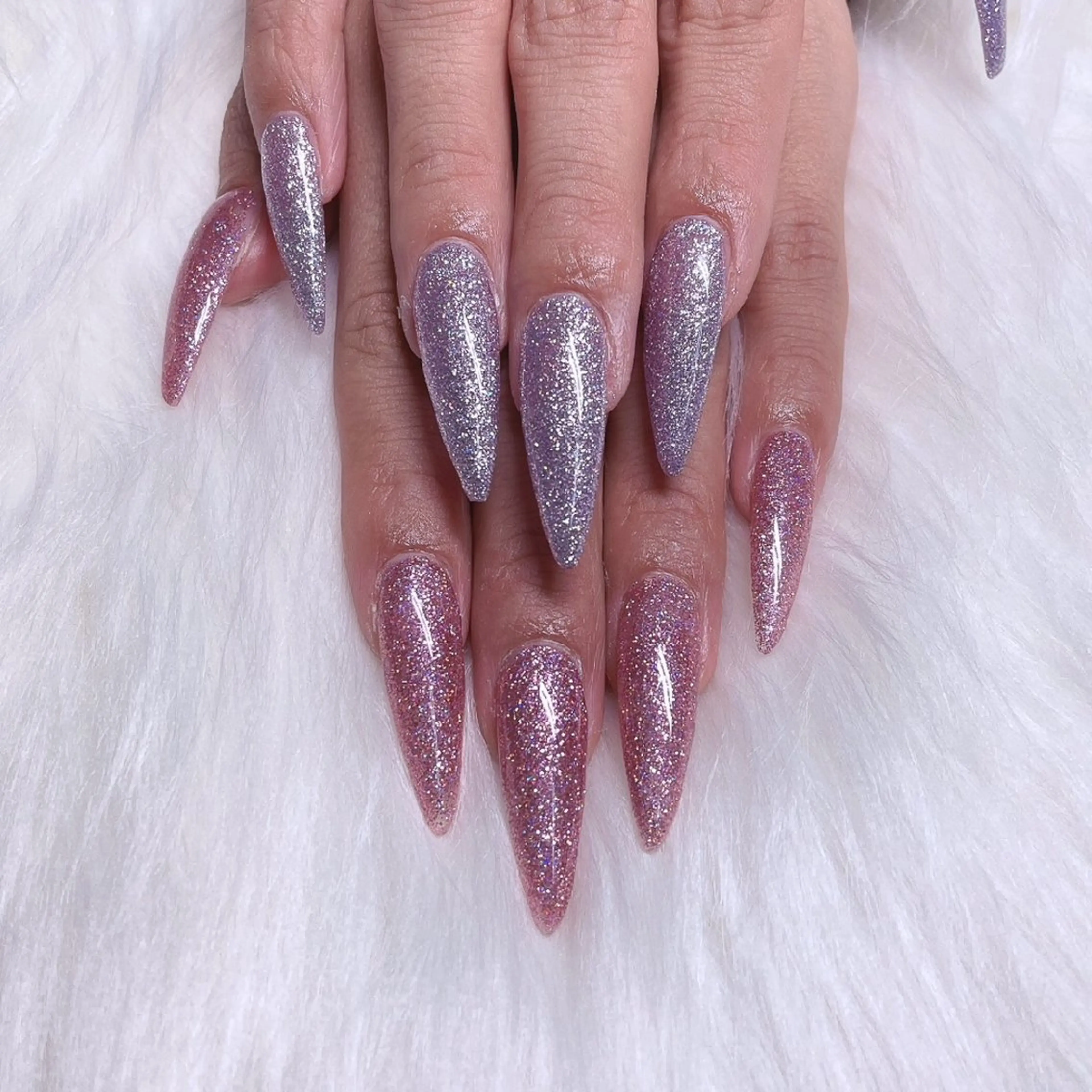 チップスカルプ ワンカラー、ラメグラデーション(オフ込み)パーツ無しのシンプル 長さS~Lまでの写真