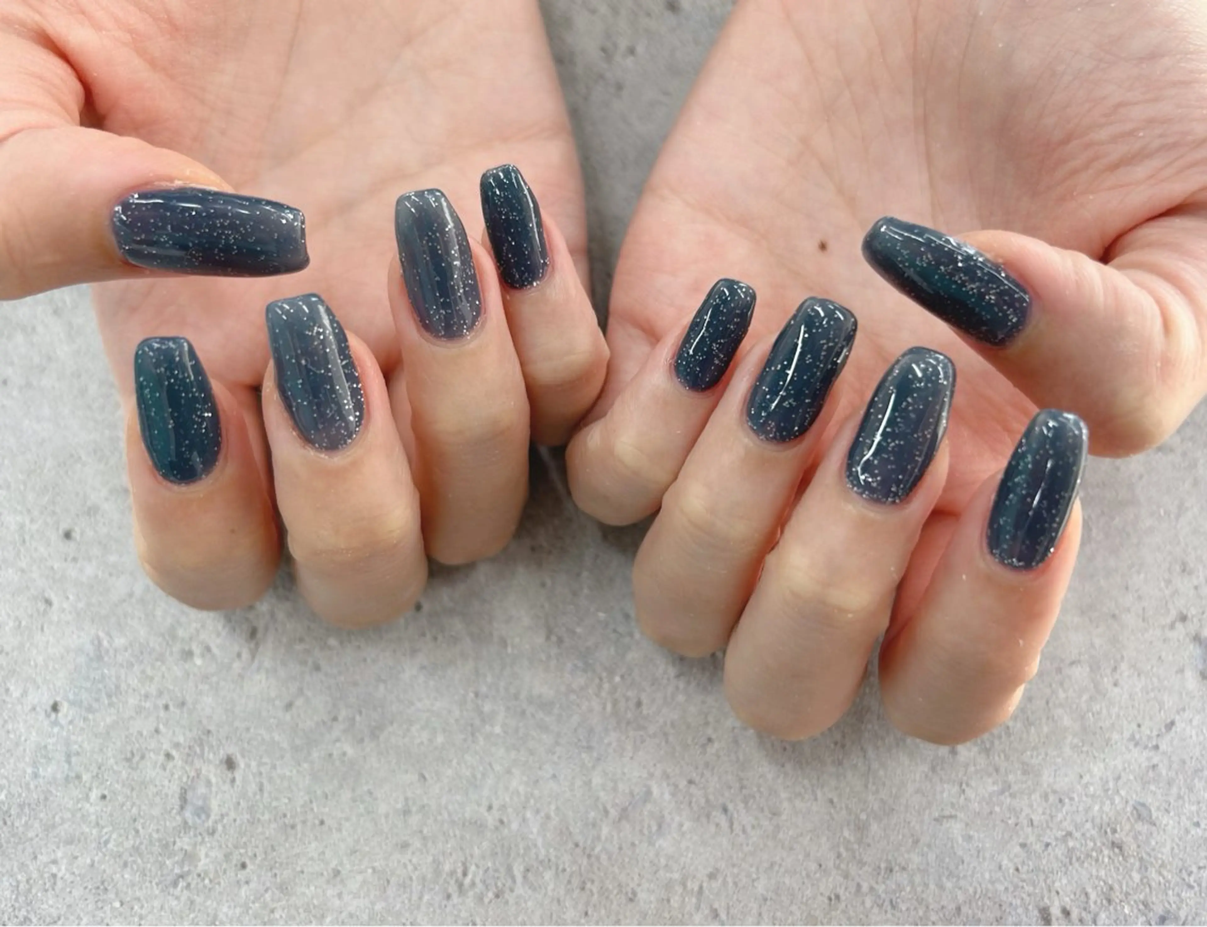 ネイル ラメ(グリッター) ネイビー ハンドネイル Nail Salon agré所属・agré ネイルサロン　アグレのネイルデザイン