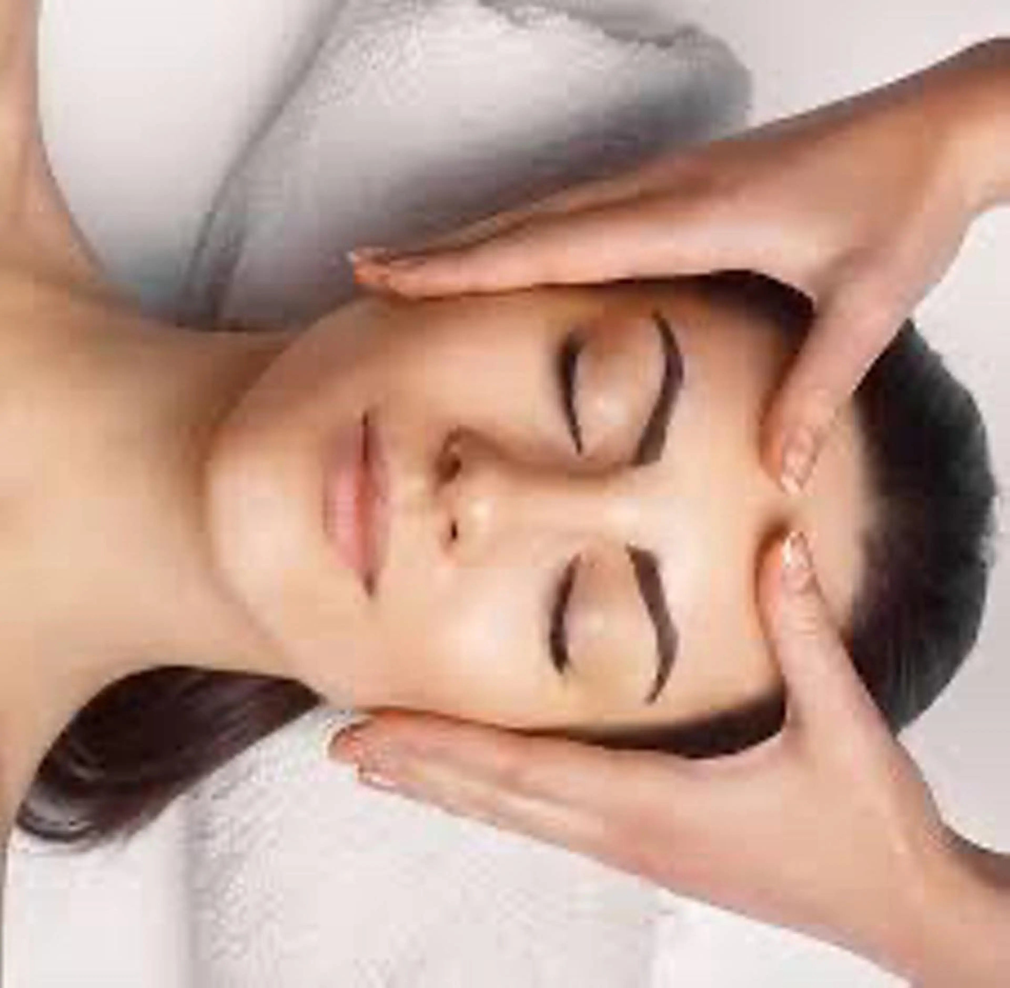 バリニーズフェイシャル　70分　​〜​リズミカルなタッチでお顔のコリをほぐしていきます​〜​の写真