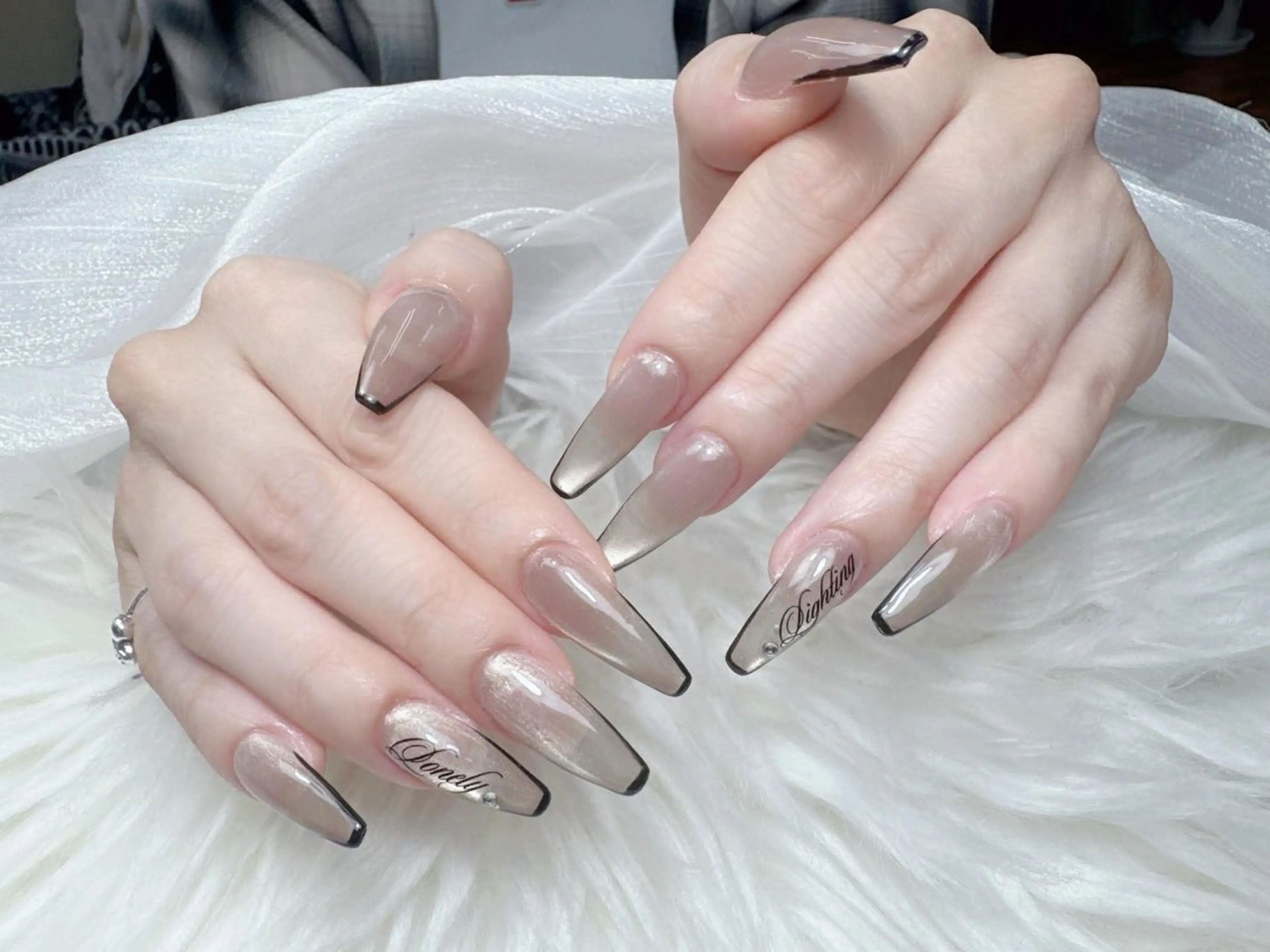 ネイル グラデーション マグネットネイル ニュアンスネイル オフィスネイル シンプルネイル ハンドネイル Squen Nail shinjukuのネイルデザイン