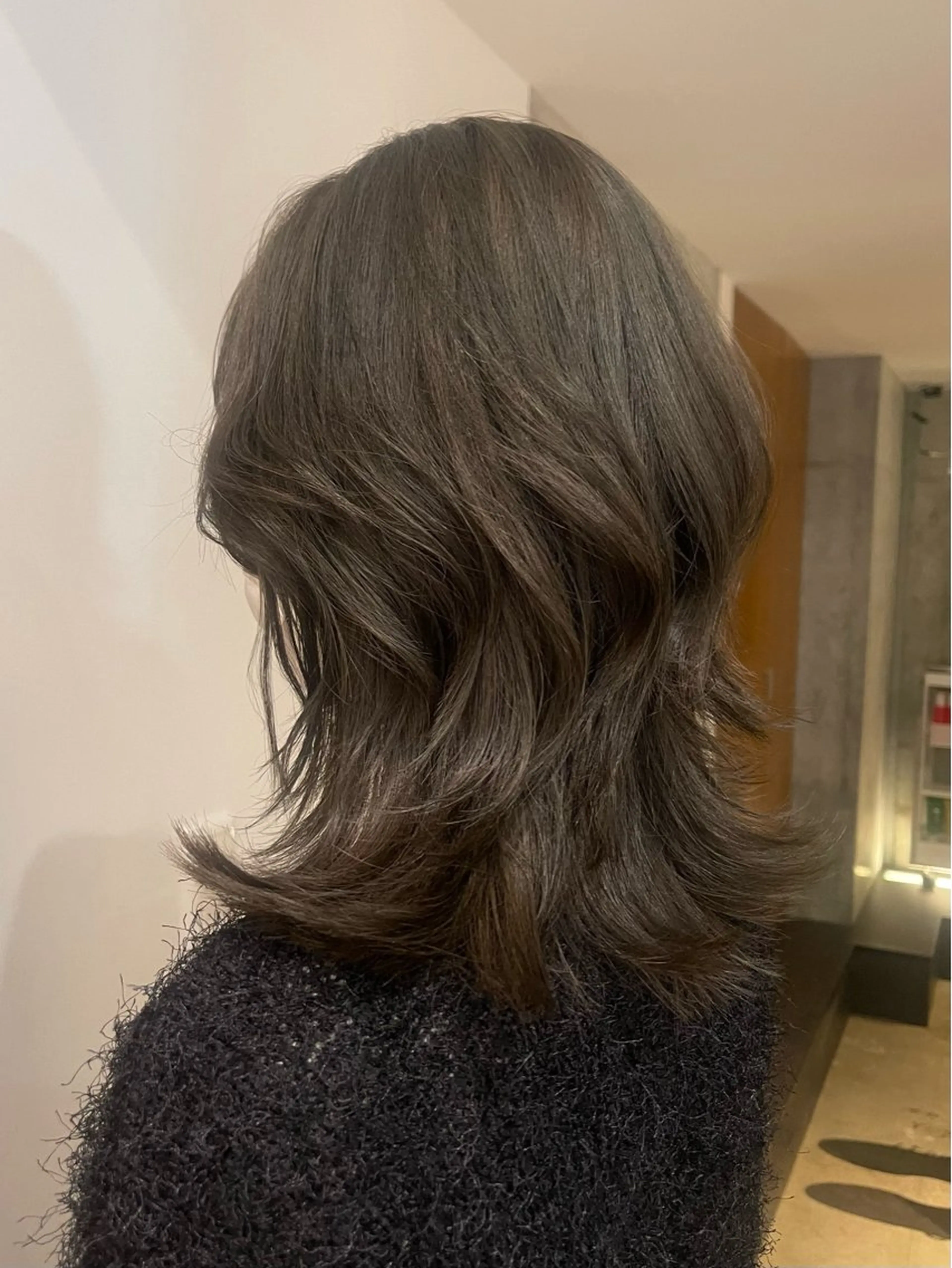 ミディアム カラー 🫧うる艶レイヤー /グレージュ🪐リサのヘアスタイル