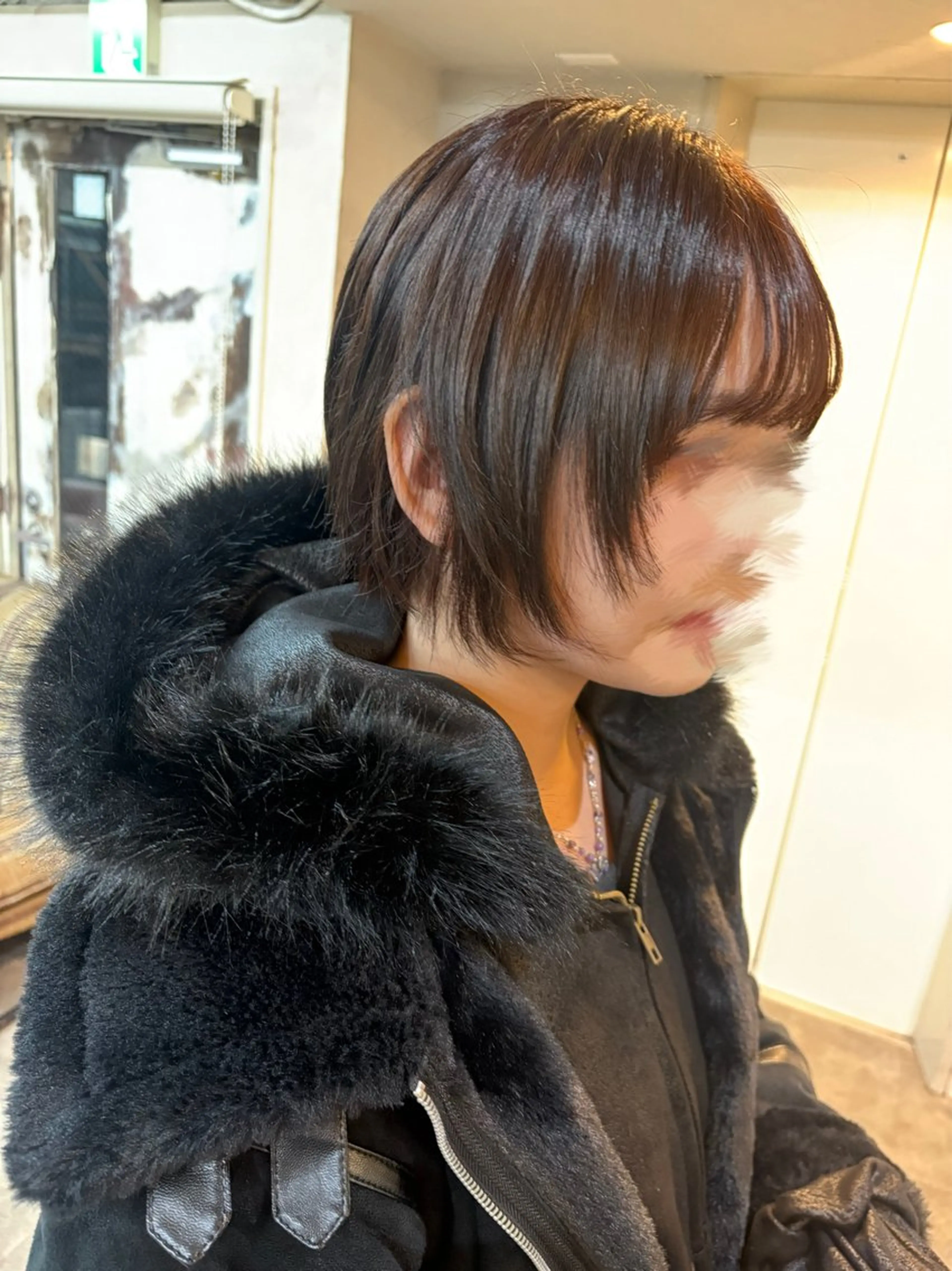 ショート ヘアカラー シモイケ ルアのヘアスタイル