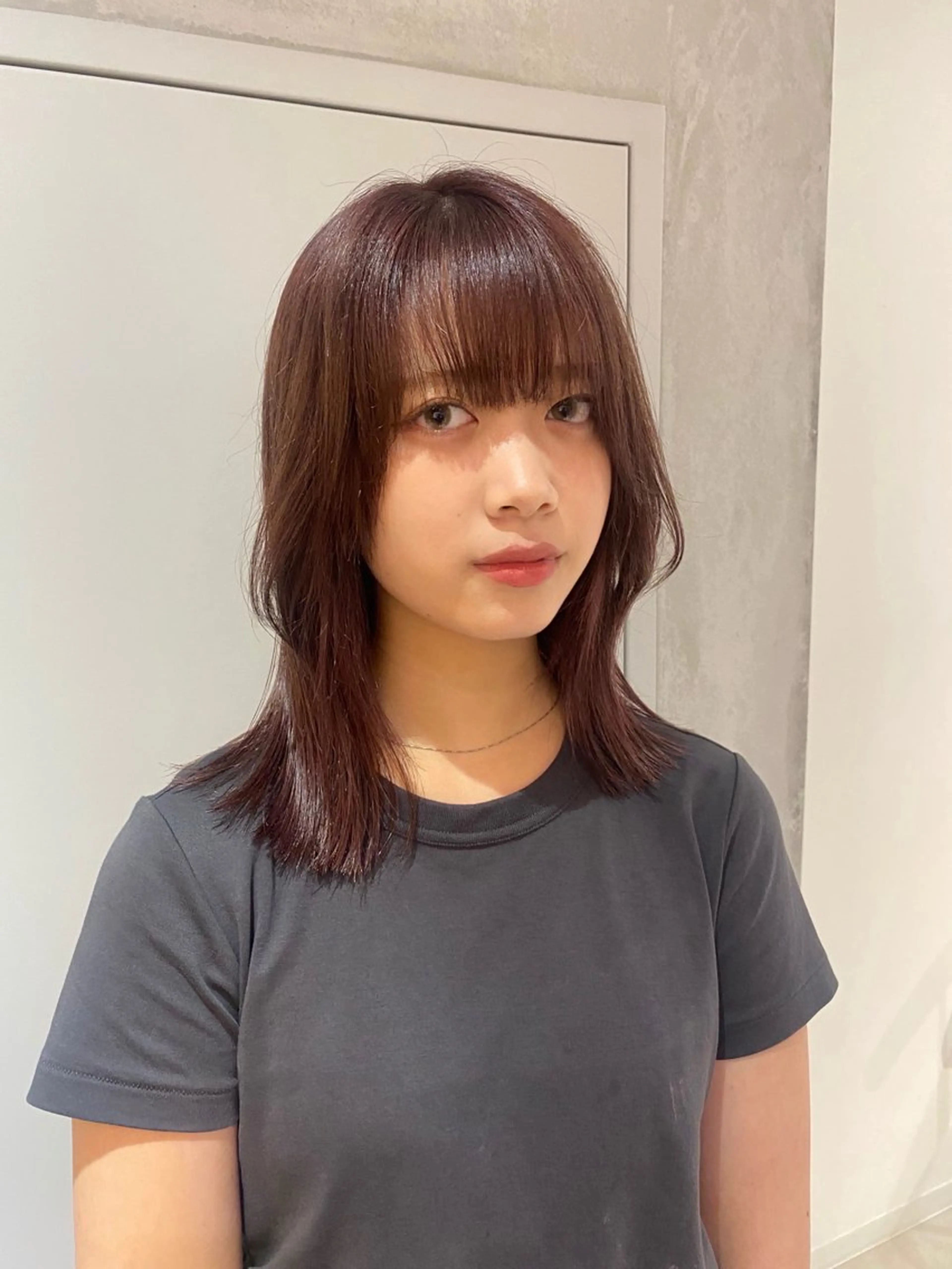 セミロング カット ヘアカラー YOKE所属・いとう ほのかのヘアスタイル