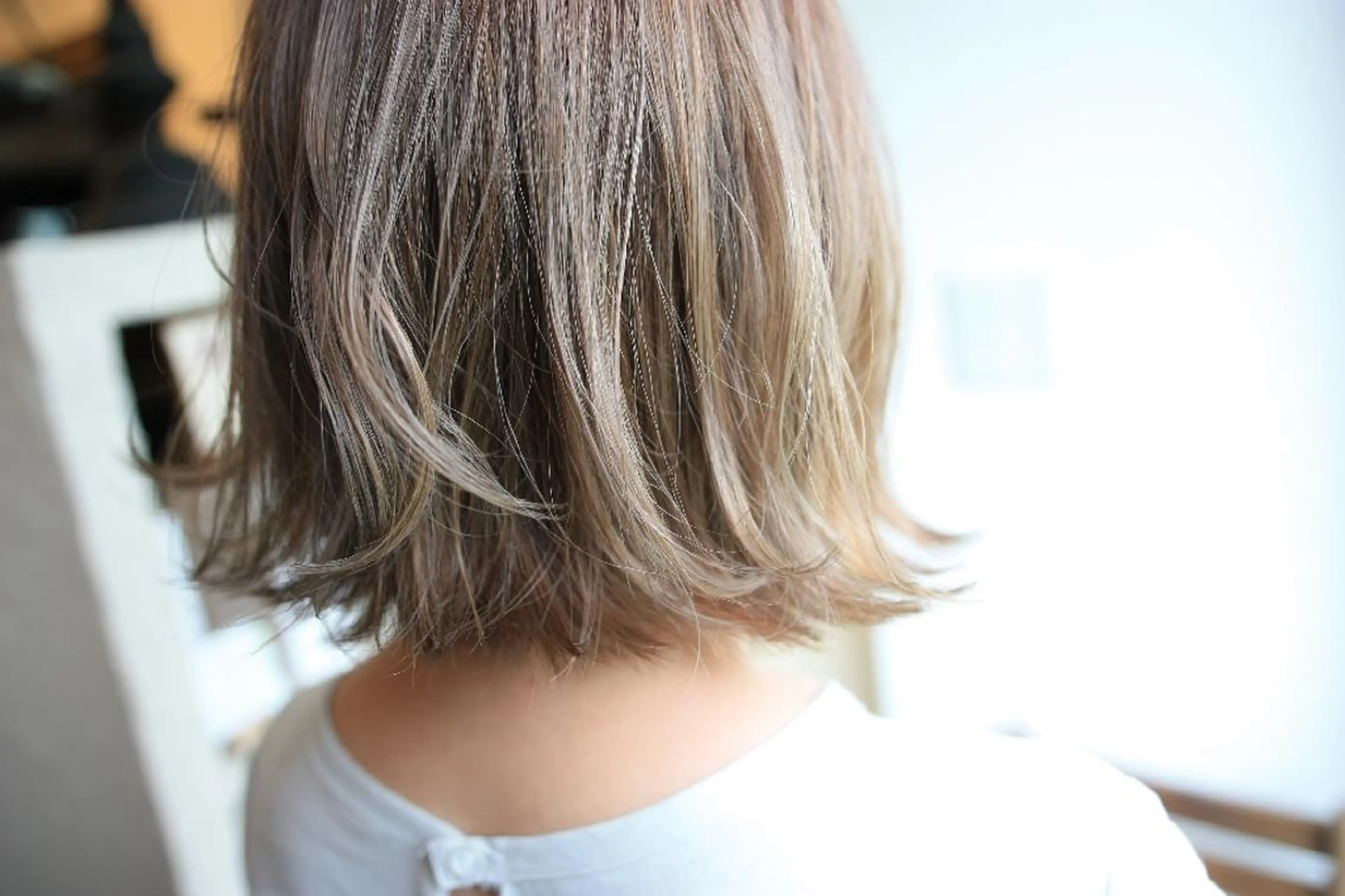 ミディアム カラー ブリーチ 新生活応援★半額/ 25歳以下　“内間”のヘアスタイル