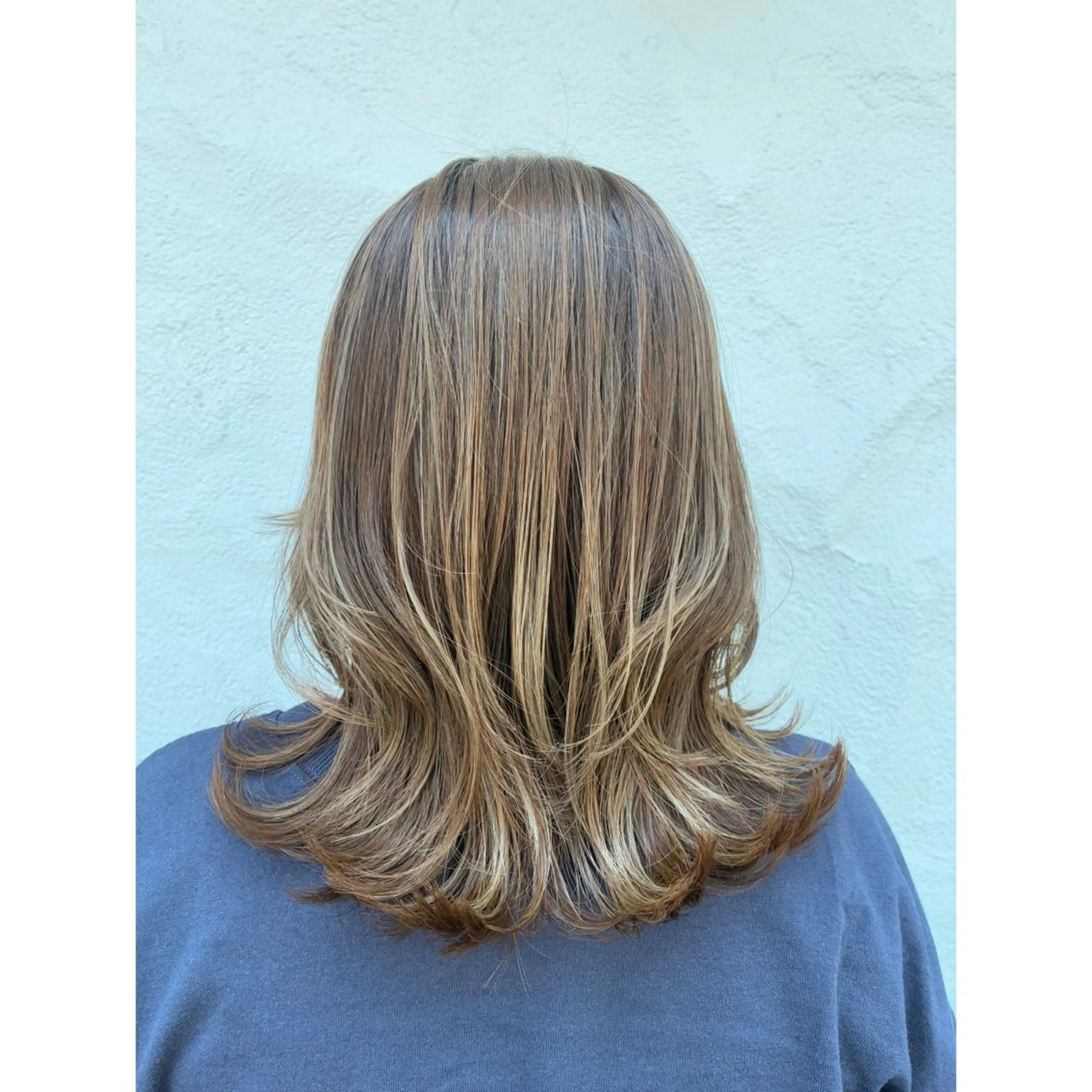 セミロング カラー 🪞Kana｜透明感 カラー × 髪質改善のヘアスタイル