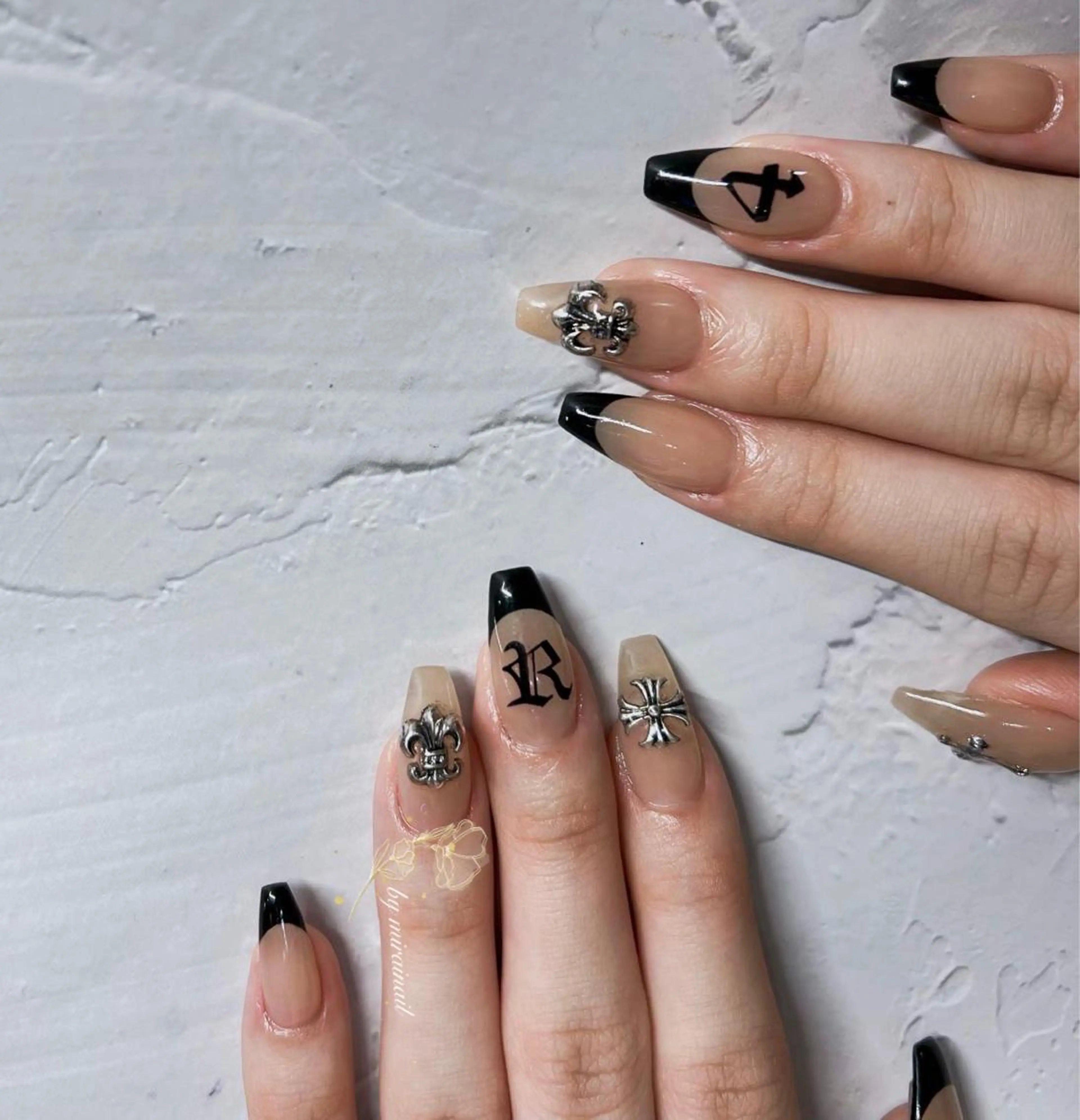 ネイル ネイルサロン 9Carats神田のネイルデザイン