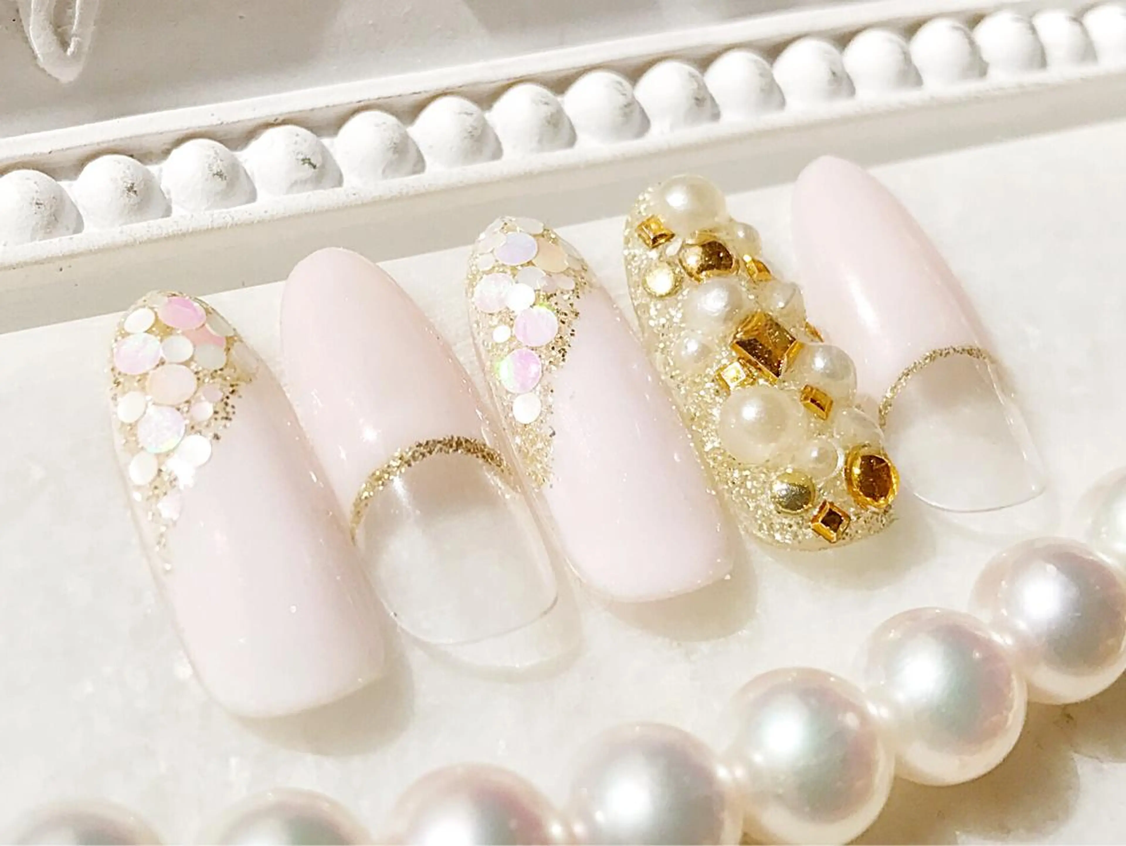 ネイル ホログラムネイル ストーンネイル ブライダルネイル Satomi  のネイルデザイン