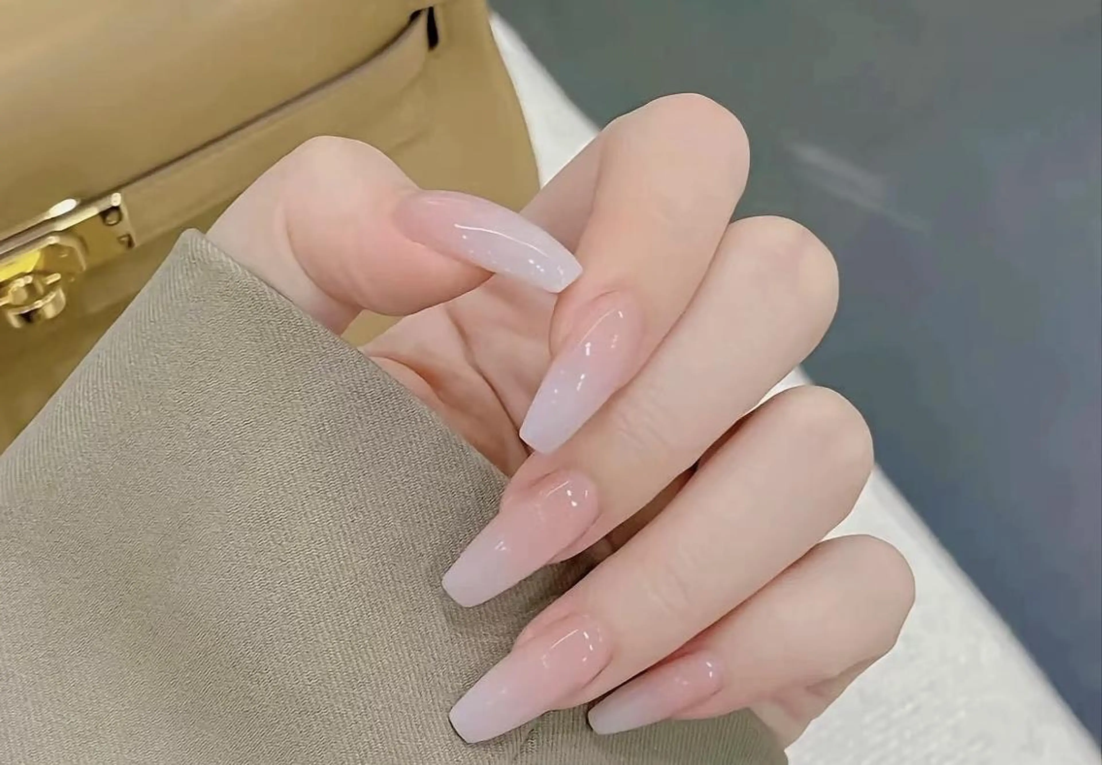 ネイル オーロラネイル チークネイル 長さ出し フットネイル フレンチネイル ハンドネイル リラネイル すみれのネイルデザイン