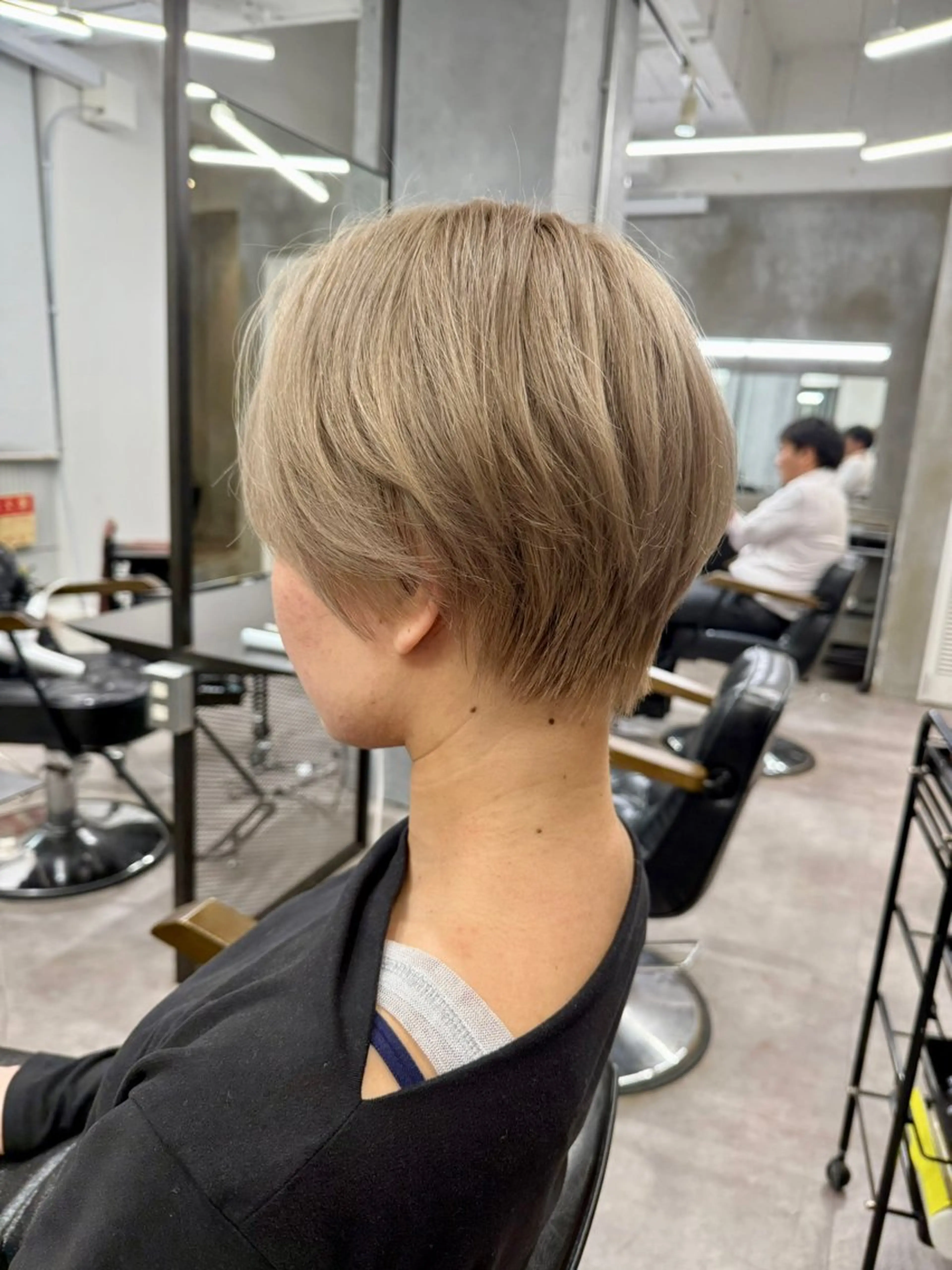 ショート カラー カット ヘアカラー トリートメント 色気レイヤー& ショートはお任せ🌟のヘアスタイル