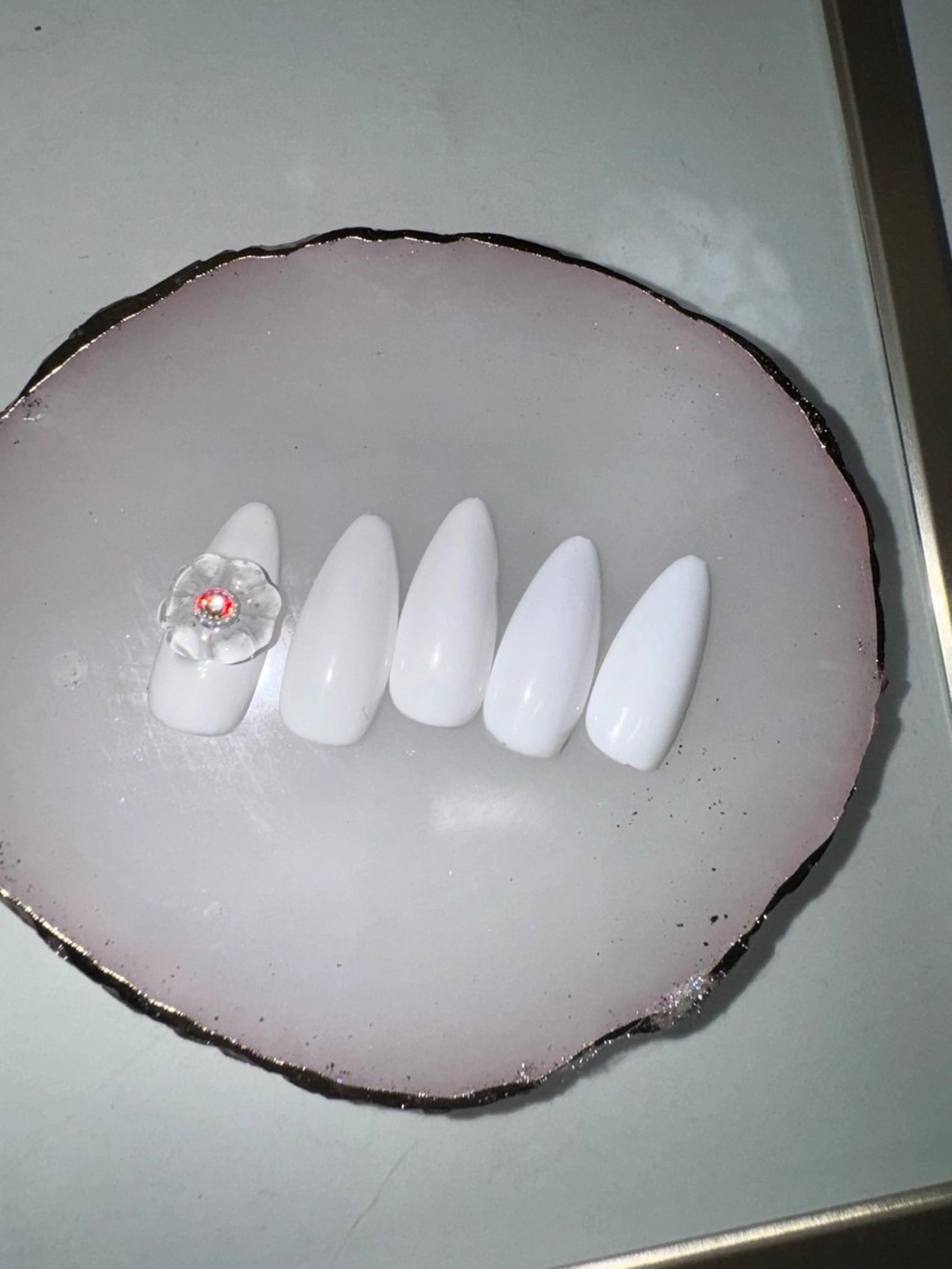 ミディアム on nail 尾張旭三郷店のネイルデザイン