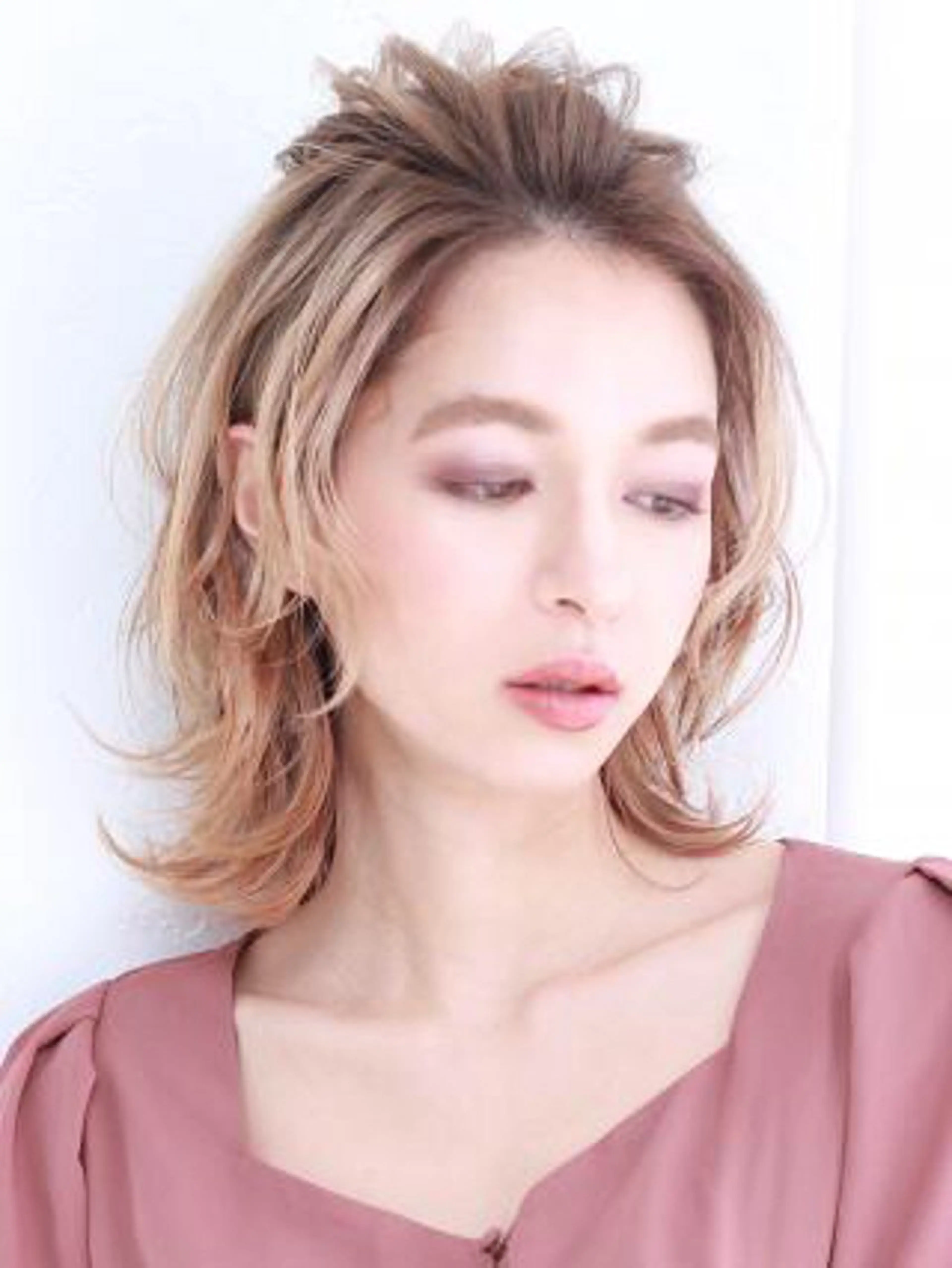 ミディアム カラー ボブ 小顔カット 縮毛矯正 💎ハイライトカラー /髪質改善カラー💎のヘアスタイル