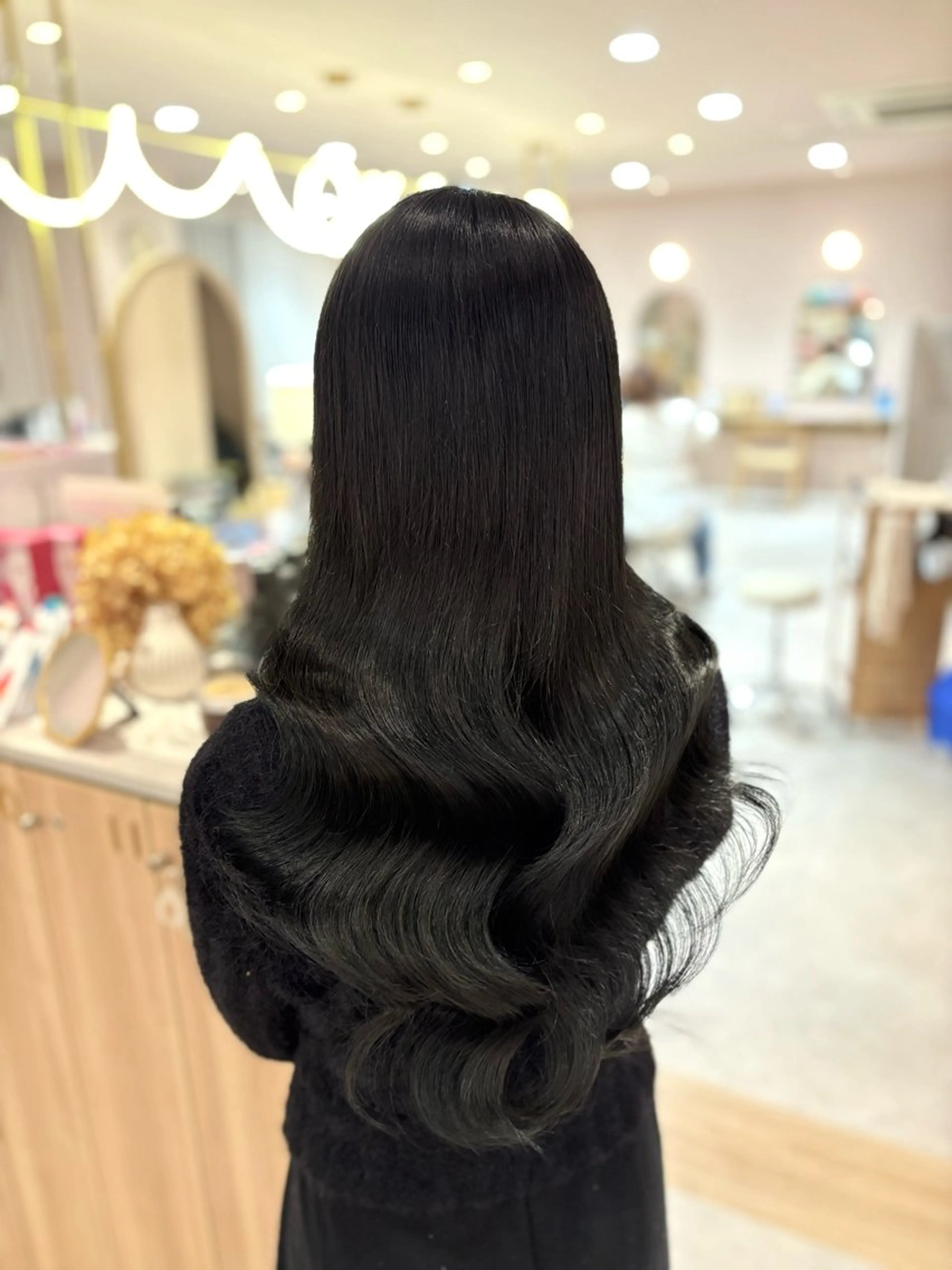 ロング カラー 黒髪 ブルーカラー ブルーブラック ヘアカラー トリートメント merc.谷本 澪のヘアスタイル