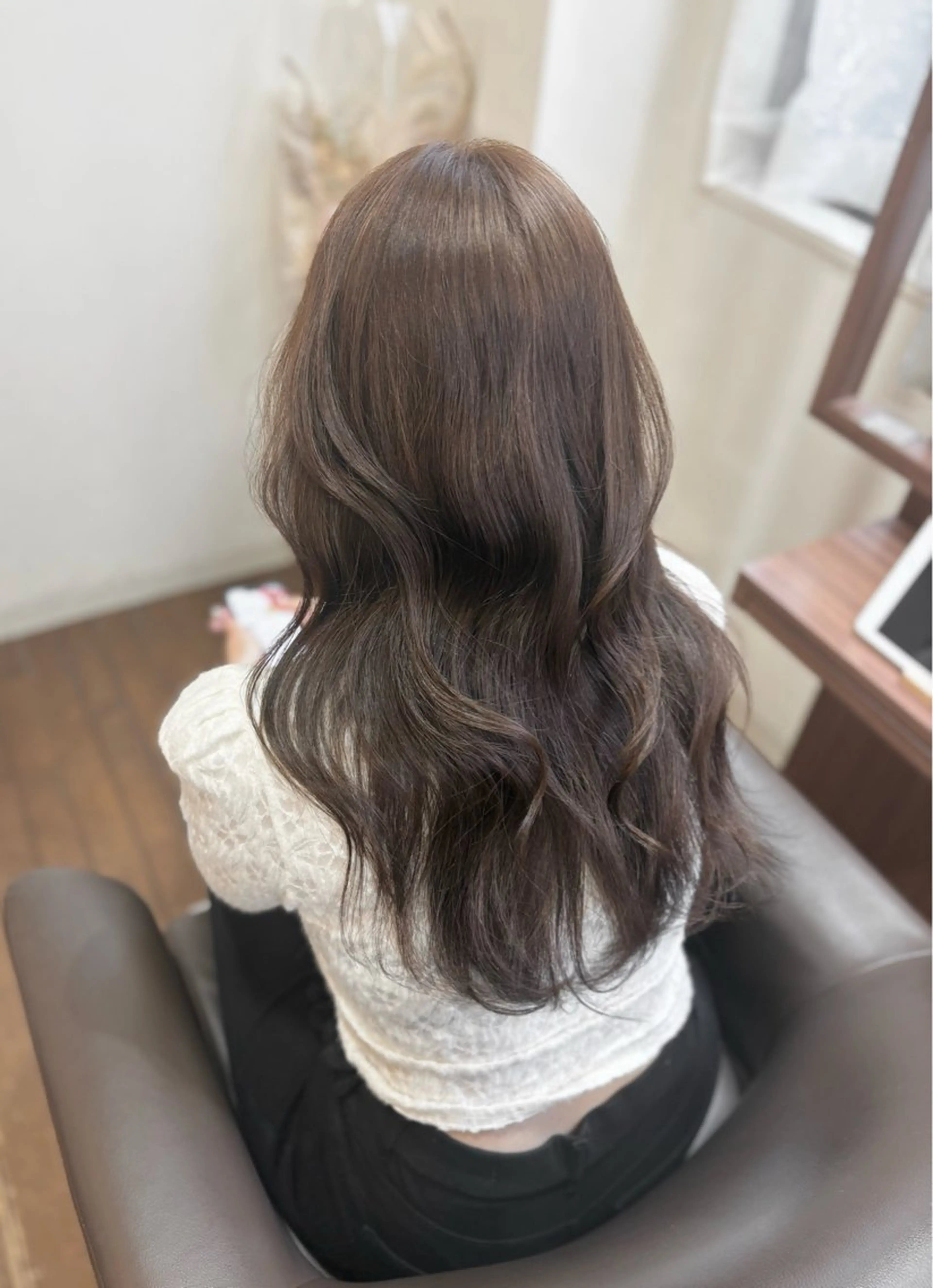 ロング 栗本 栞のヘアスタイル