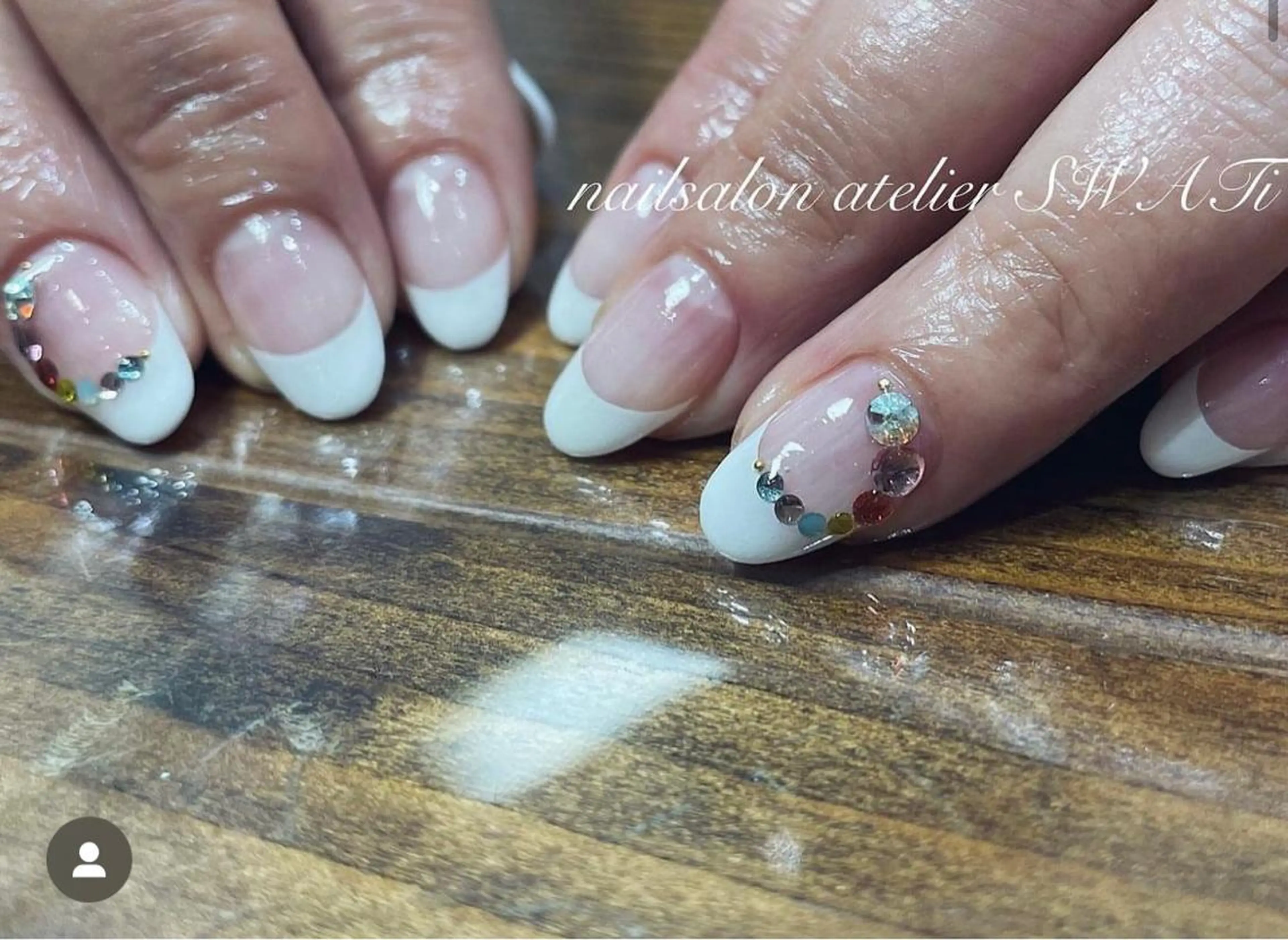 ネイル ストーンネイル ハンドネイル nailsalon SWATiのネイルデザイン