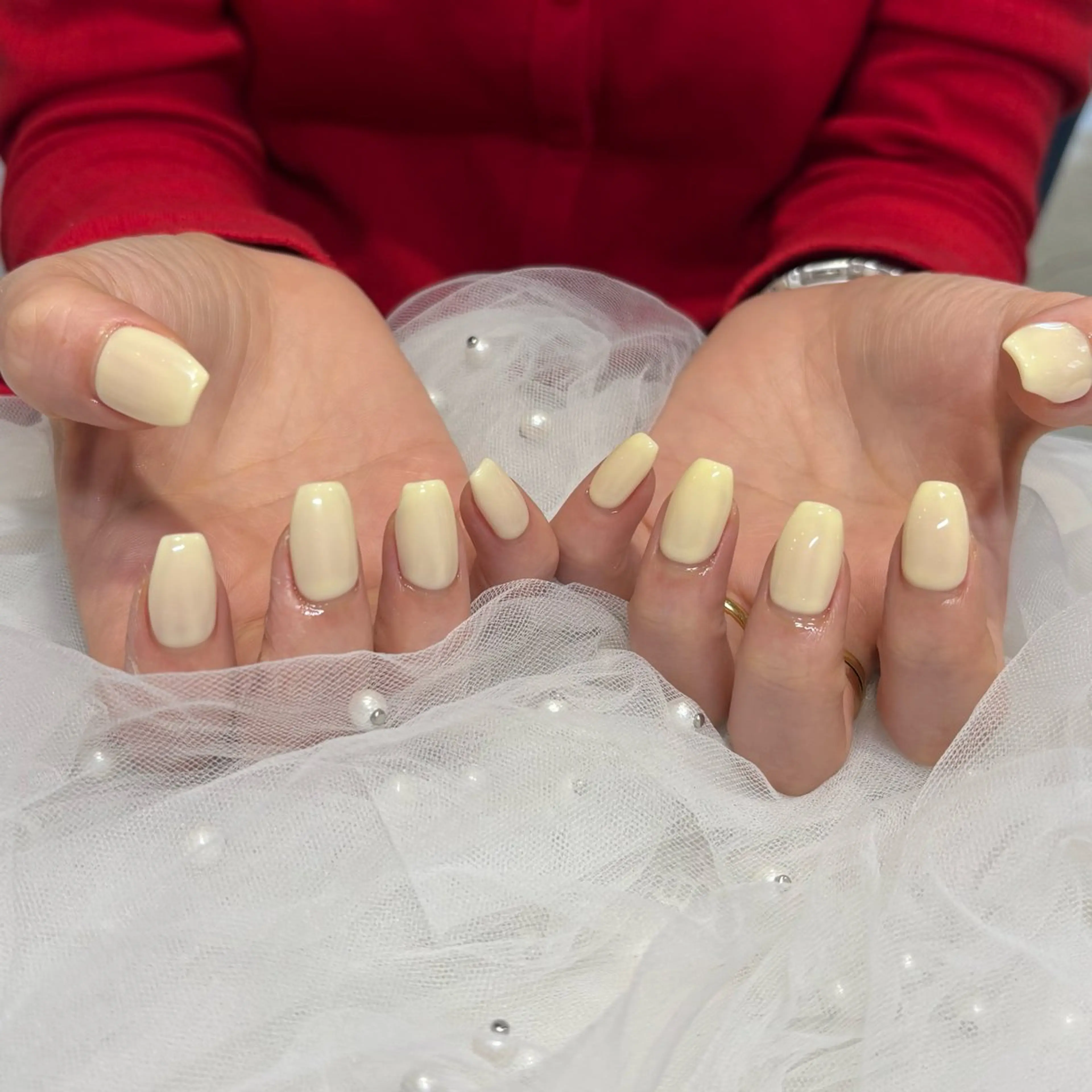 ネイル ワンカラーネイル 黄色 ハンドネイル 荒巻 めいのネイルデザイン