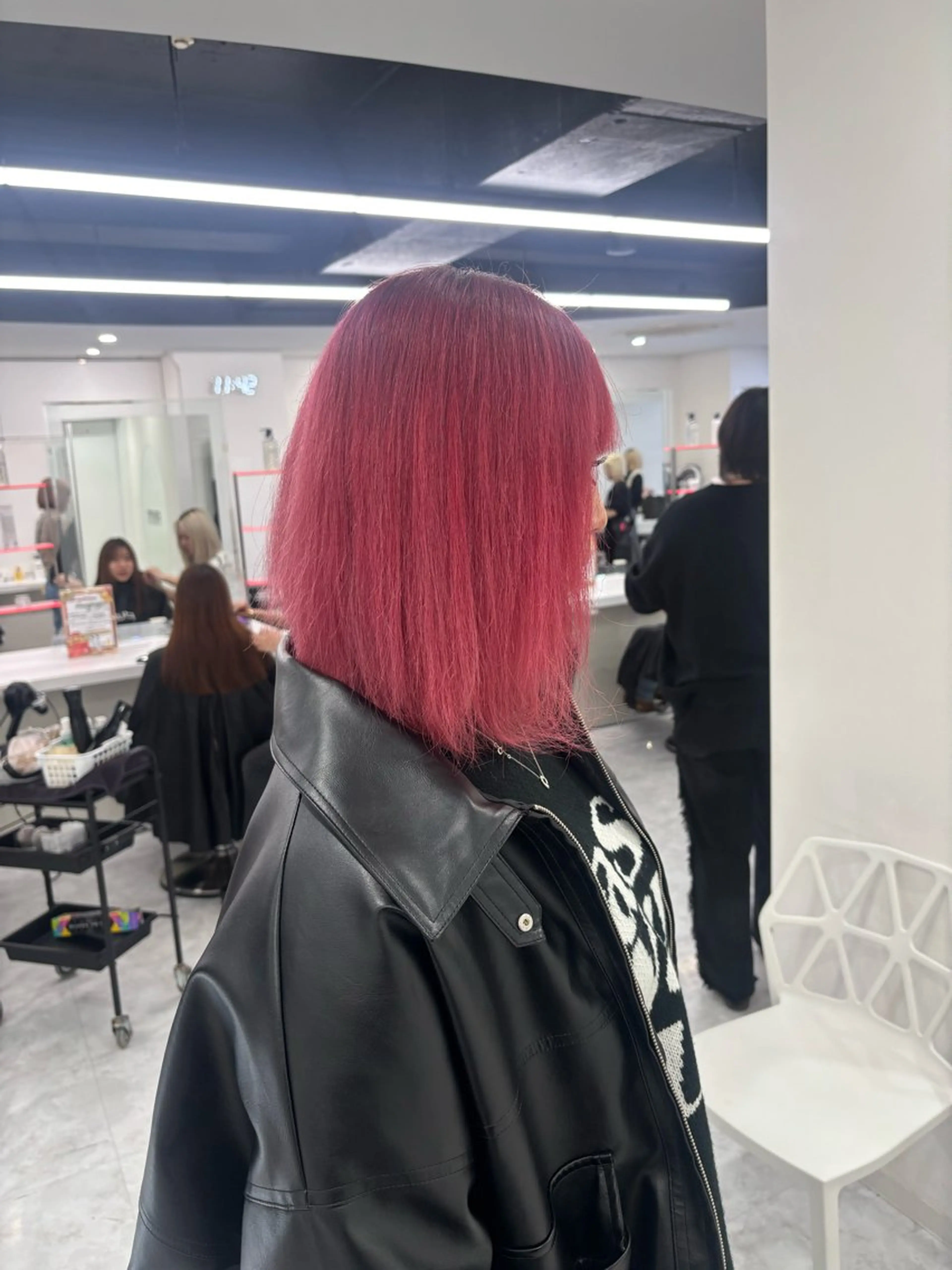 ショート ヘアカラー まろっと艶感ブラウン ベージュ🤍まなかのヘアスタイル