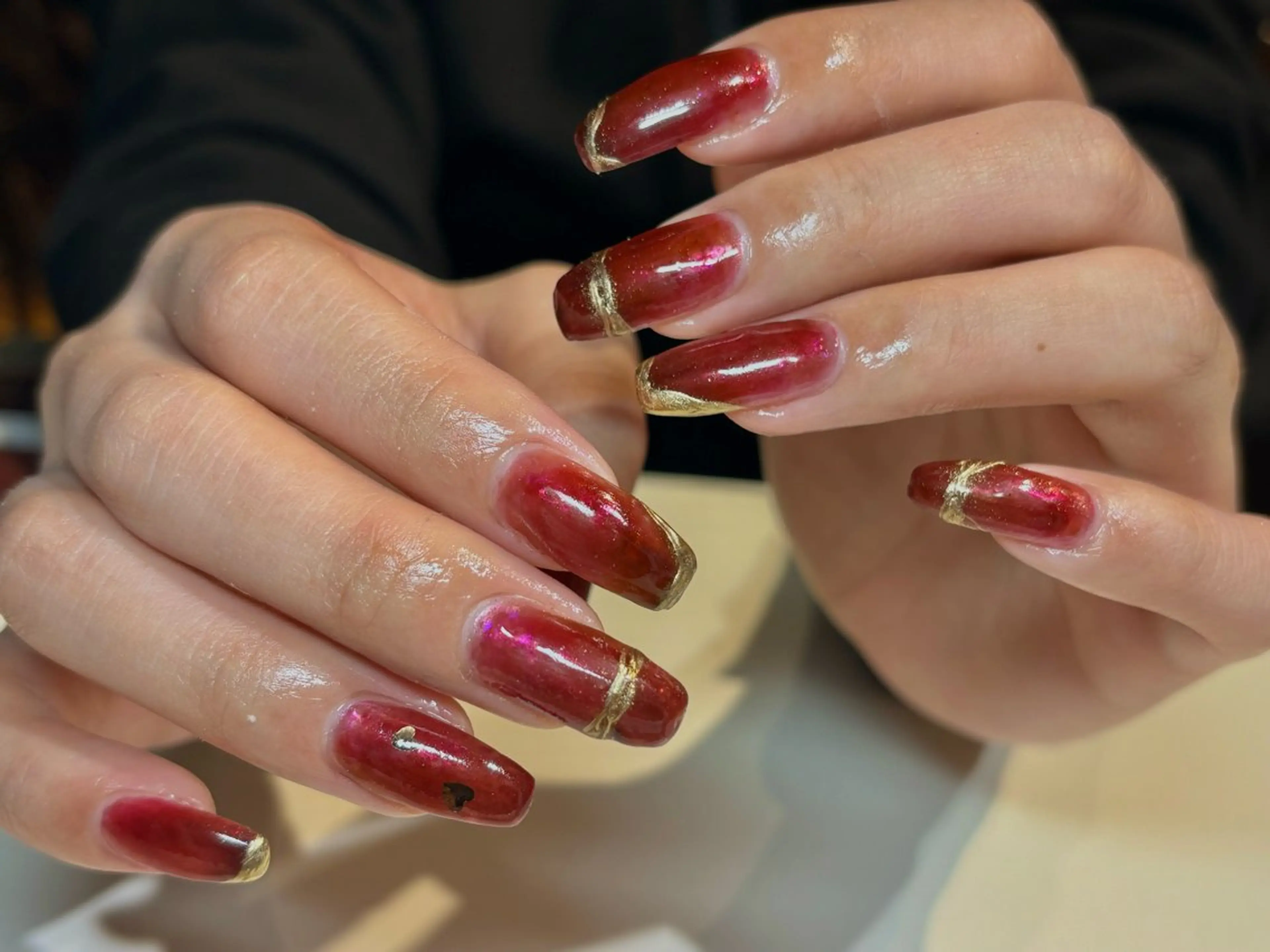 ネイル フットネイル フレンチネイル ジェルネイル グラデーション マグネットネイル misa🫧ナチュラ ル縮毛矯正/髪質改善のヘアスタイル