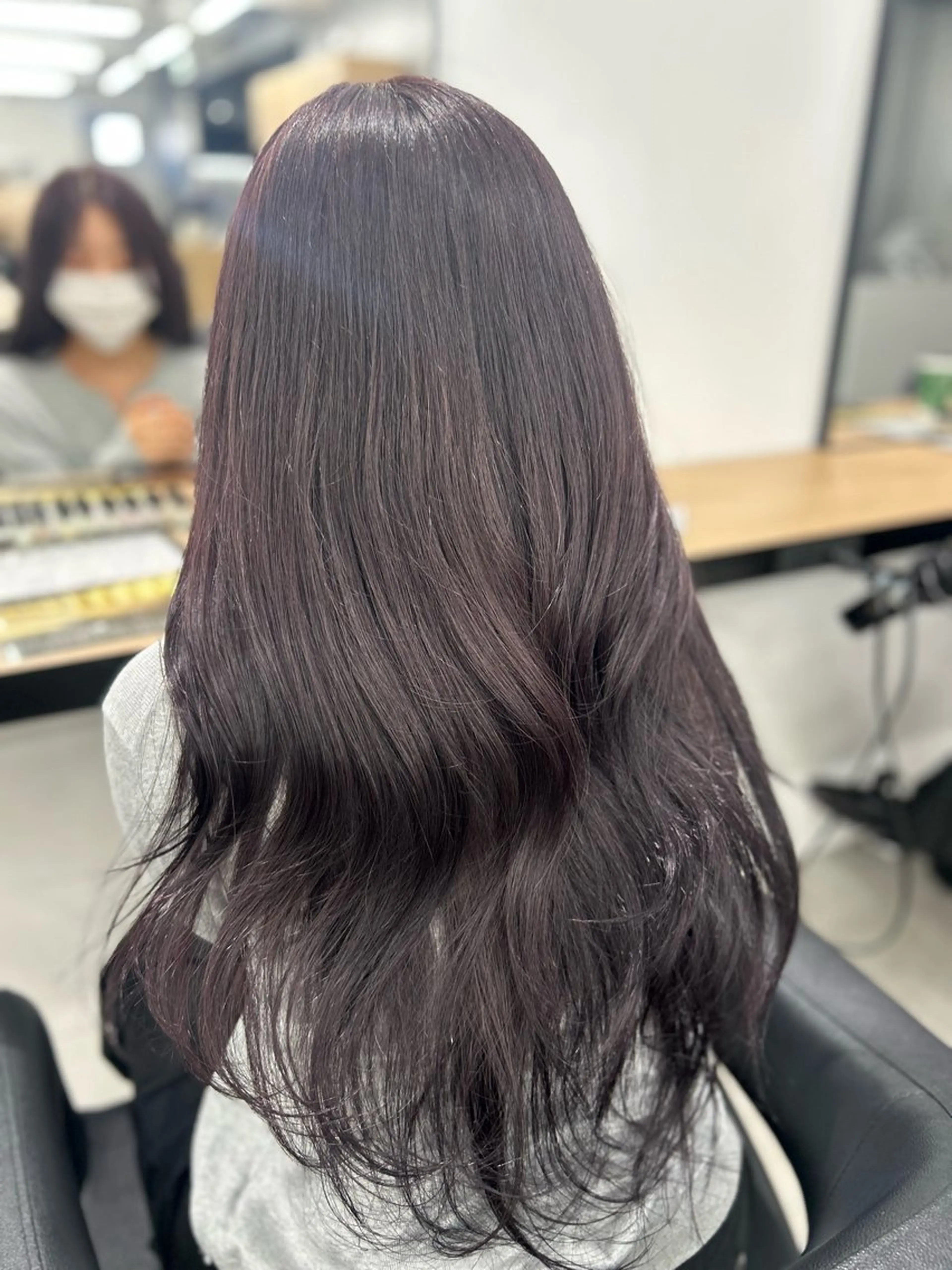 ロング カラー カット ヘアカラー トリートメント ヘアセット YUKA🤍ベージュ /ミルクティーのヘアスタイル