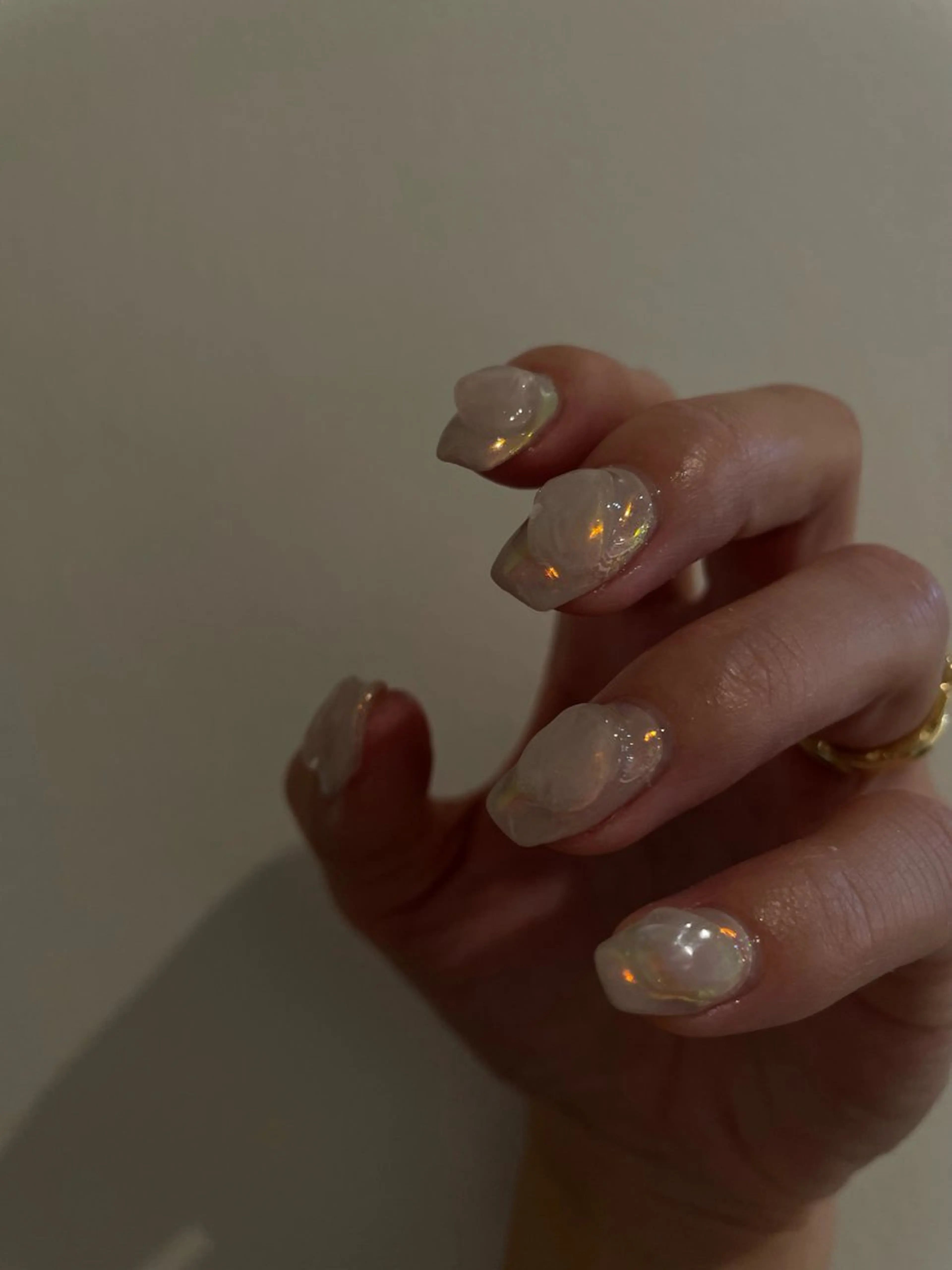 ネイル ハンドネイル 大人ワンホン キラキラ／Ayanoのネイルデザイン