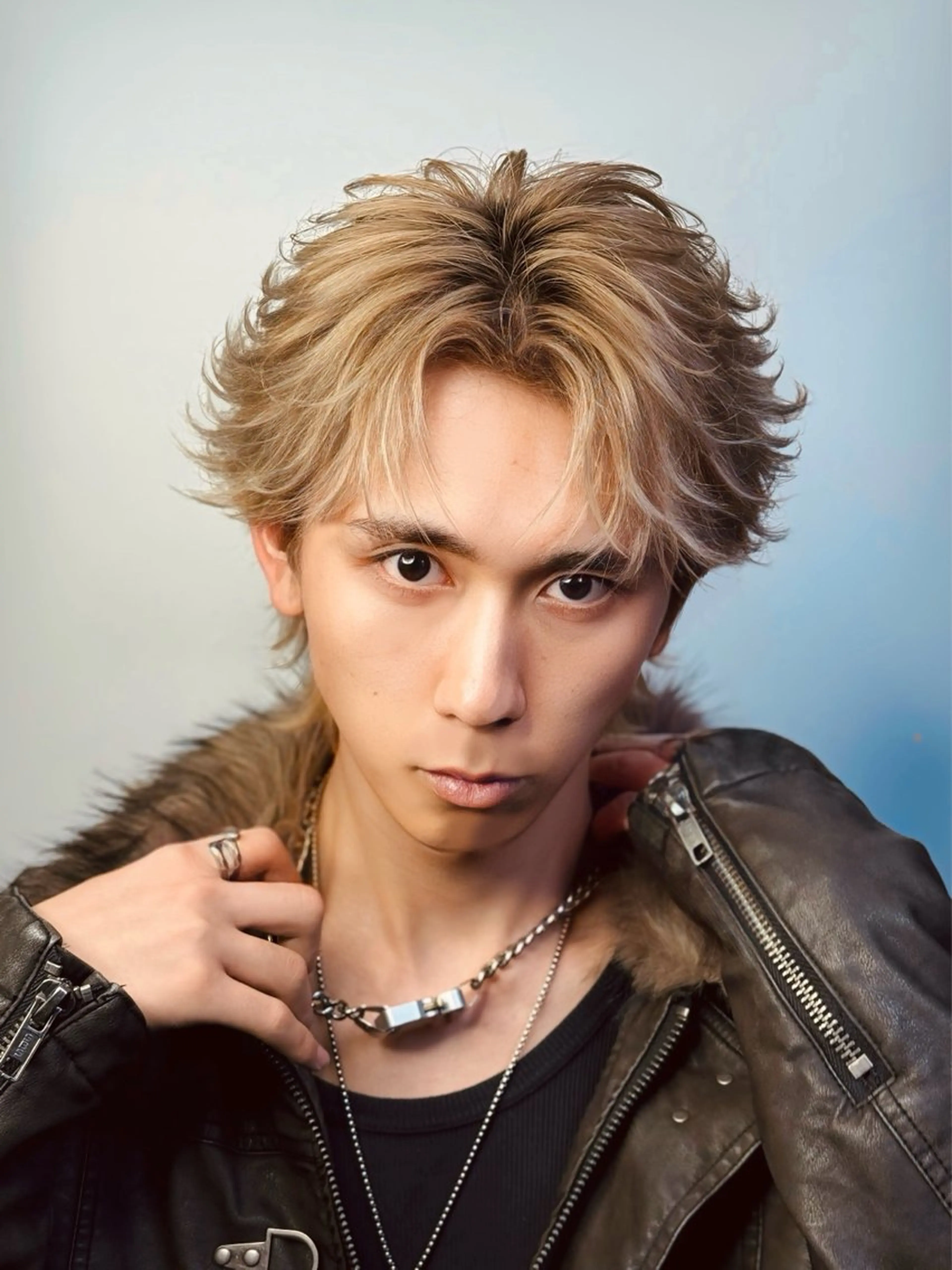 ショート カラー メンズ メンズパーマ ダブルカラー ショートヘア 米澤 流星のヘアスタイル