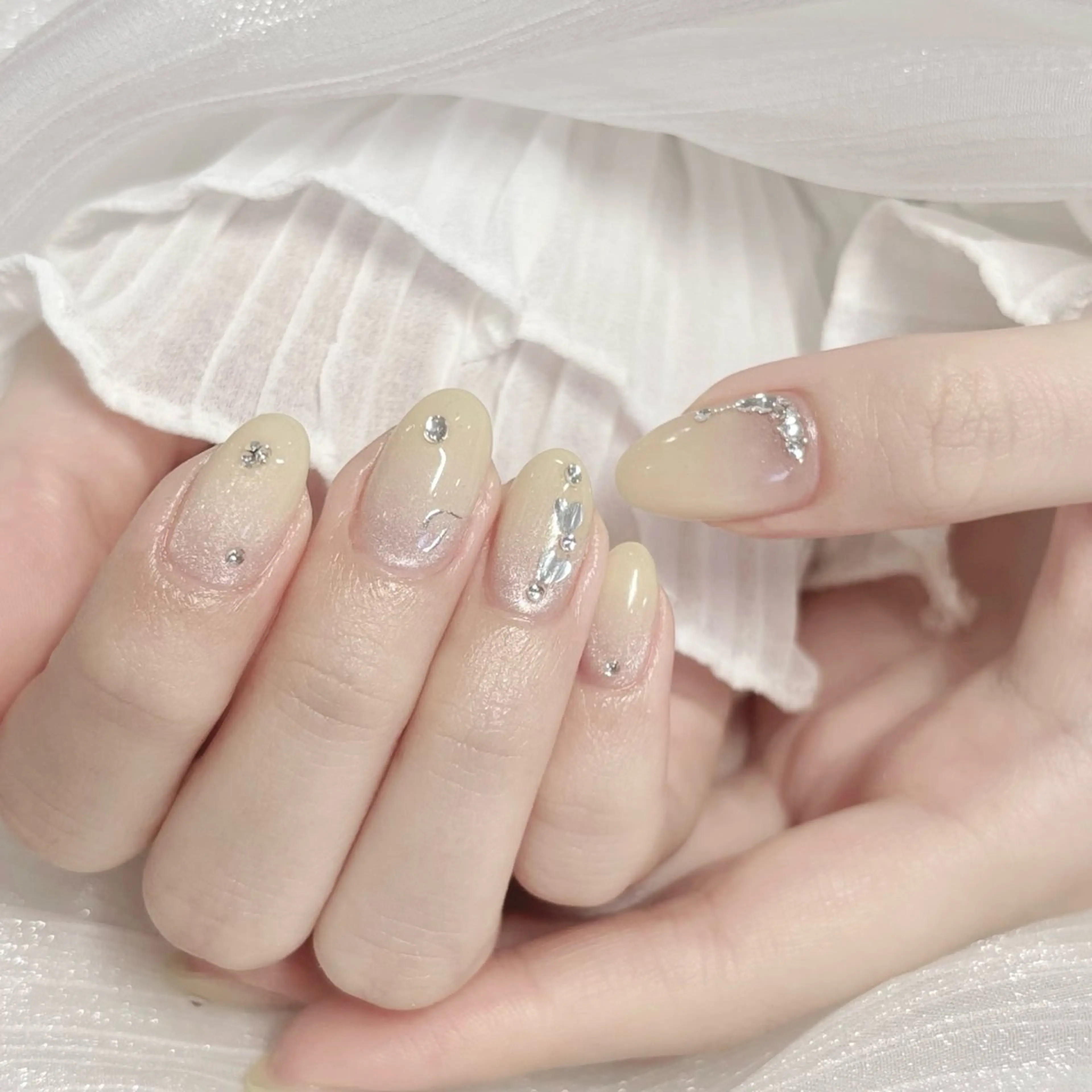 ネイル マグネットネイル 黄色 ハンドネイル FLY Nail Salonのネイルデザイン