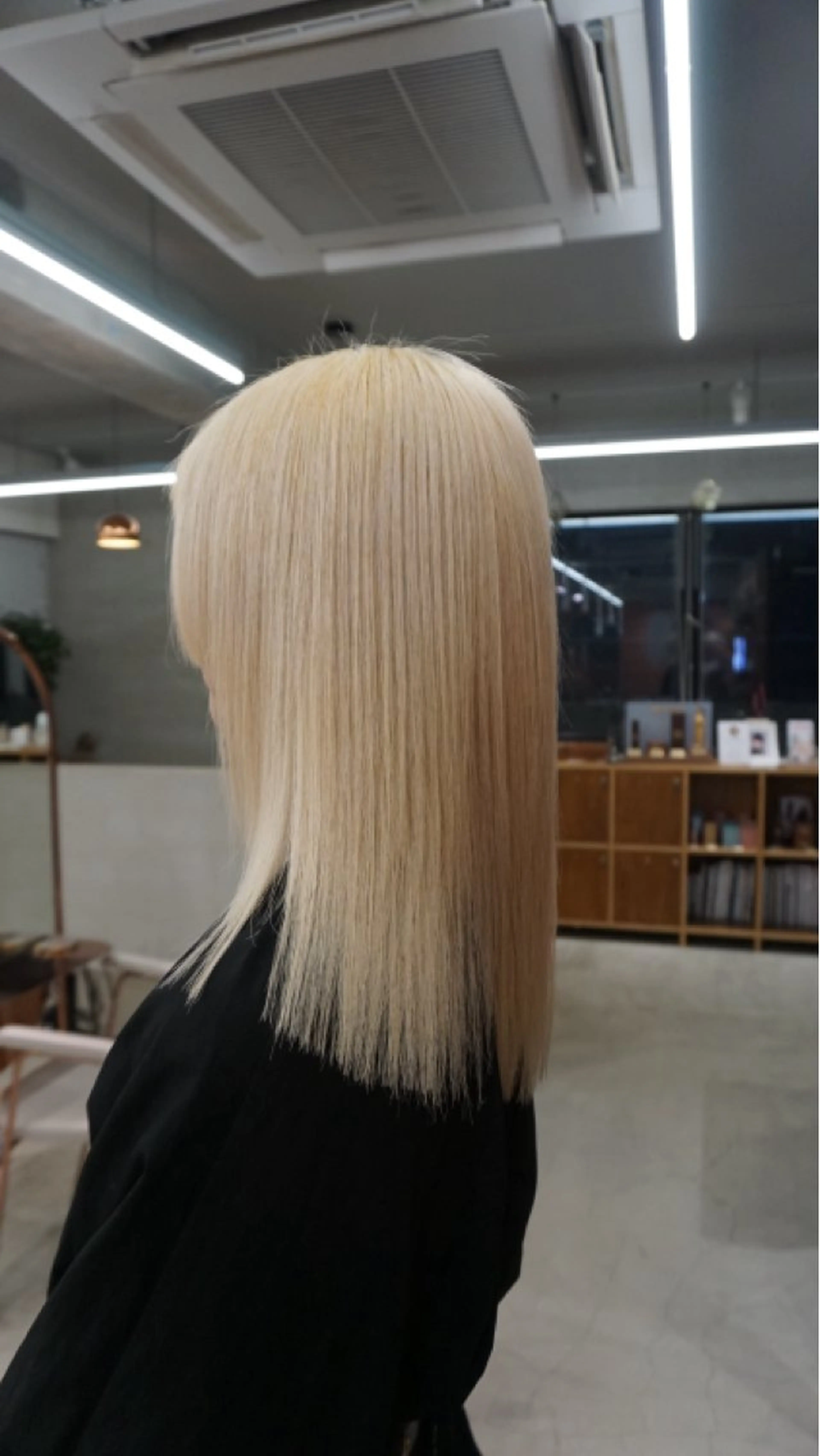 カラー サカモト ナオミのヘアスタイル