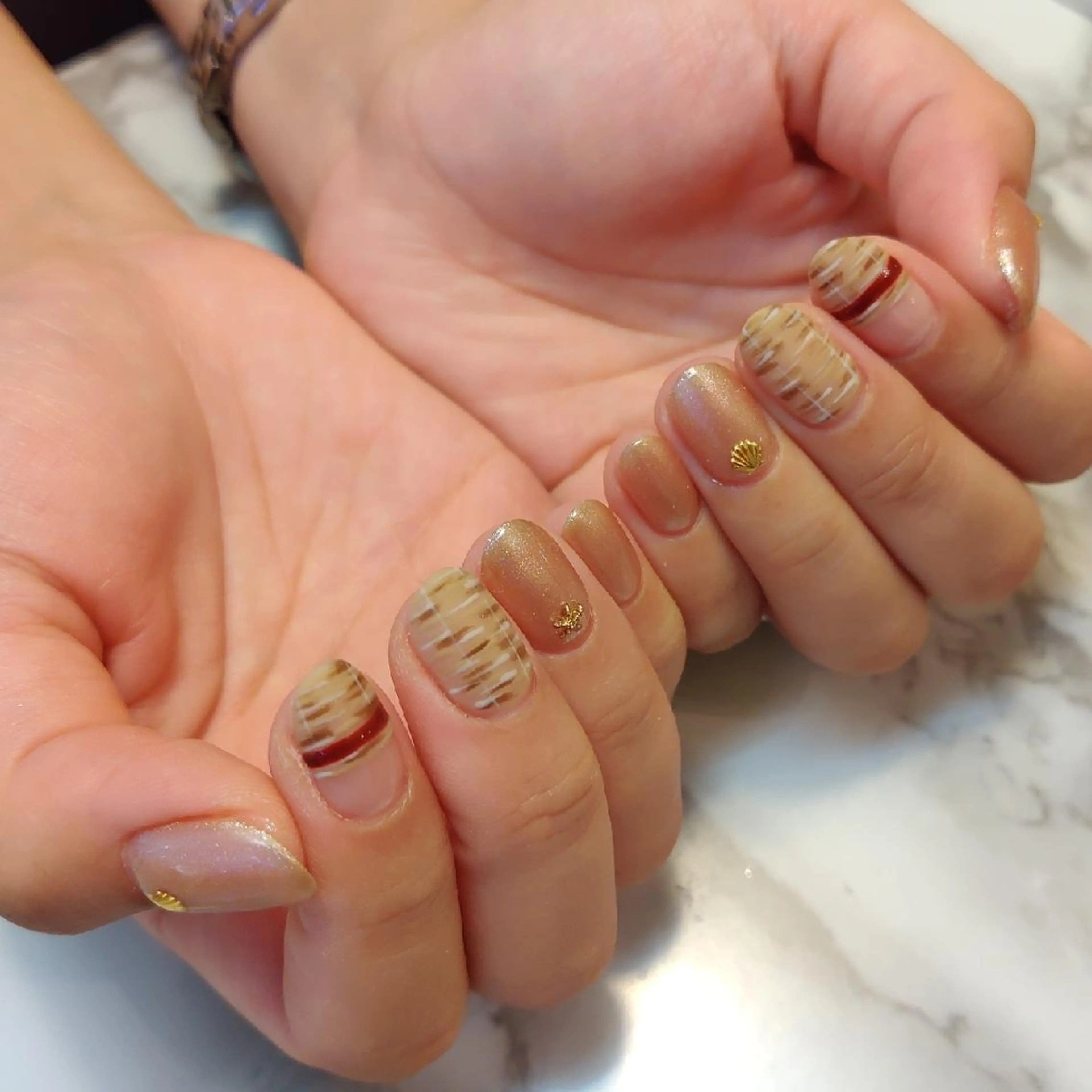 ネイル ジェヌインネイル 河内のネイルデザイン