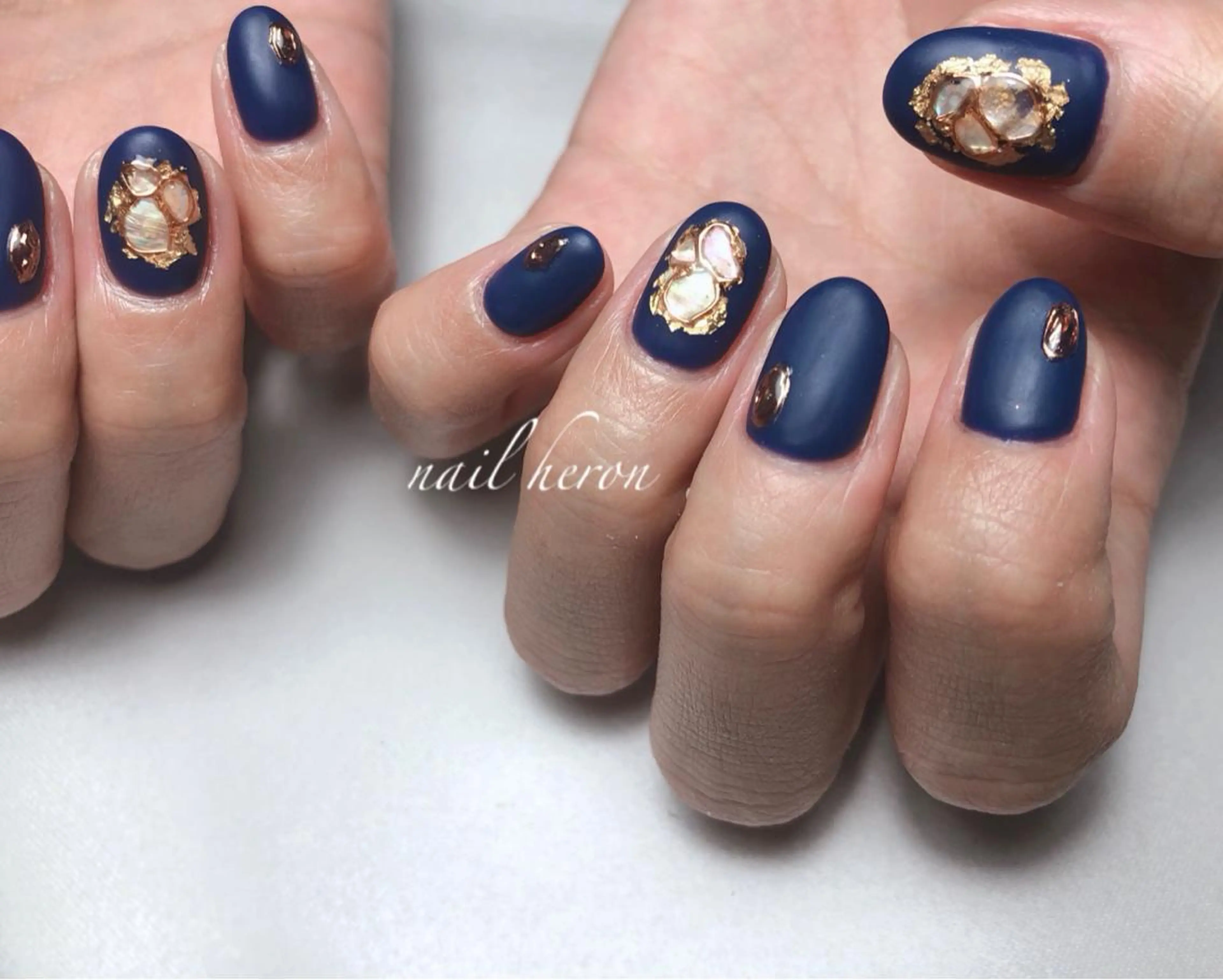 ネイル マットネイル ネイビー ハンドネイル saki_ nail heronのネイルデザイン