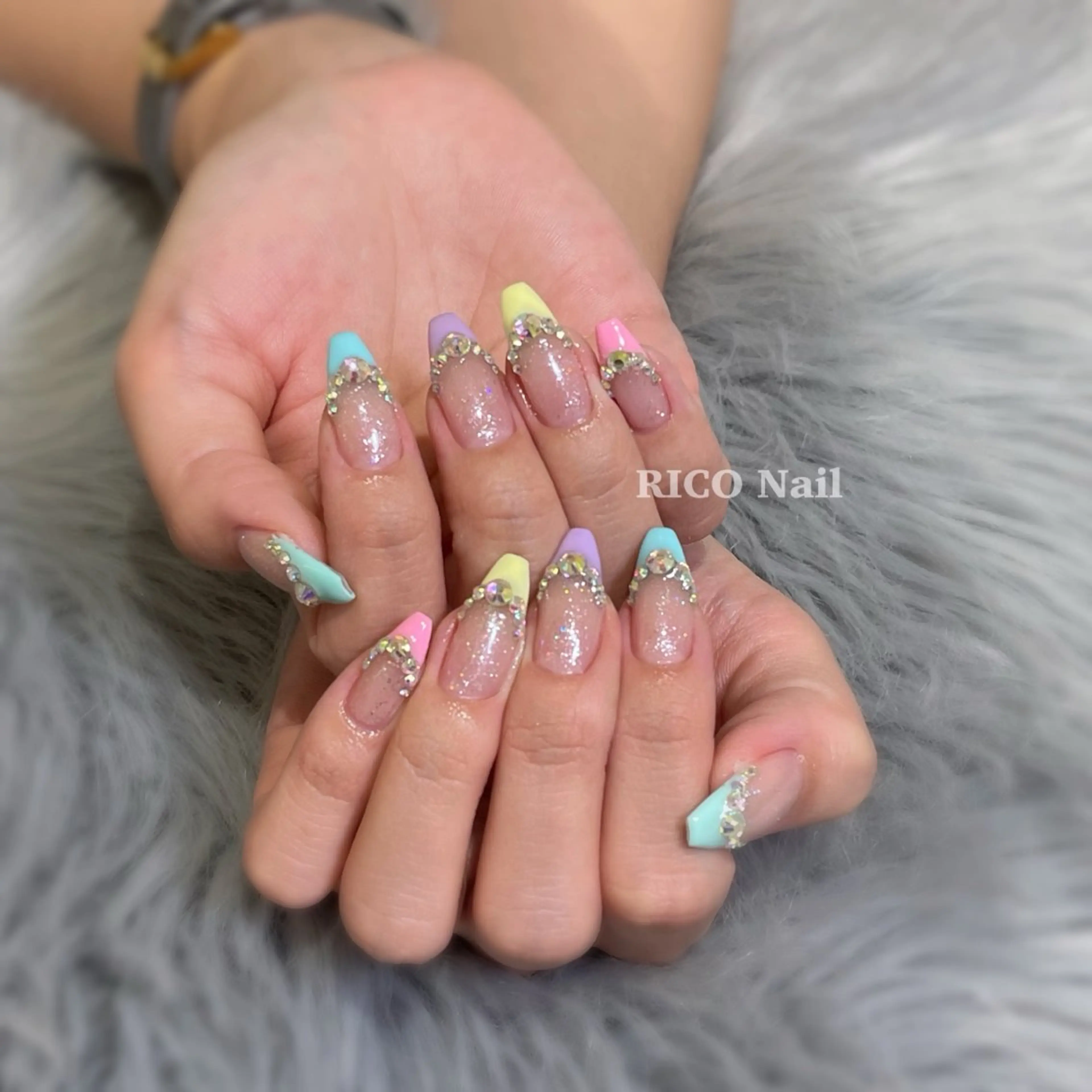 ネイル ハンドネイル RICO Nail パーツつけ放題🌈のネイルデザイン