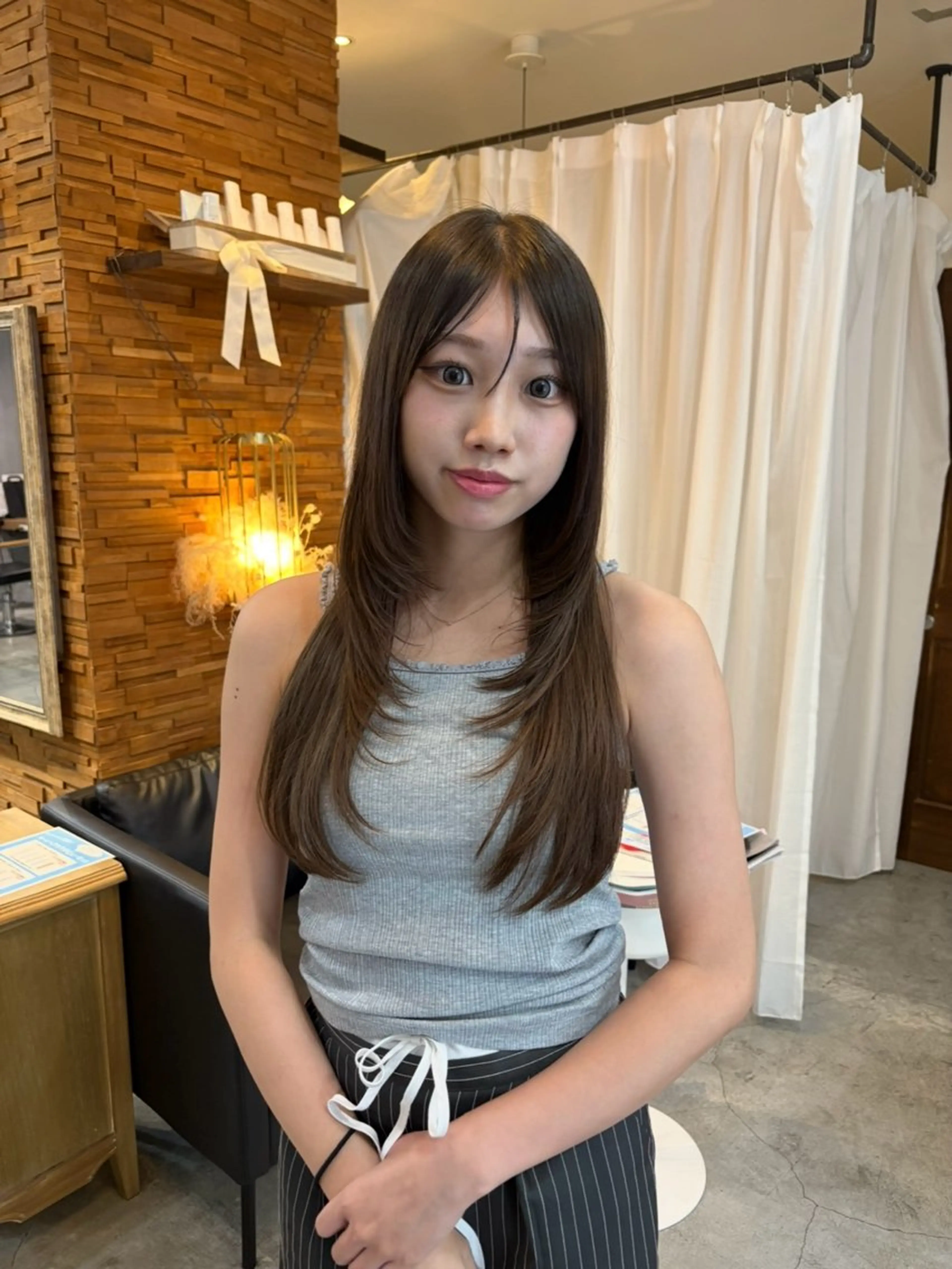 ロング ハイレイヤー レイヤーカット 小顔カット 顔周りカット ピンク カラー🩰りりのヘアスタイル