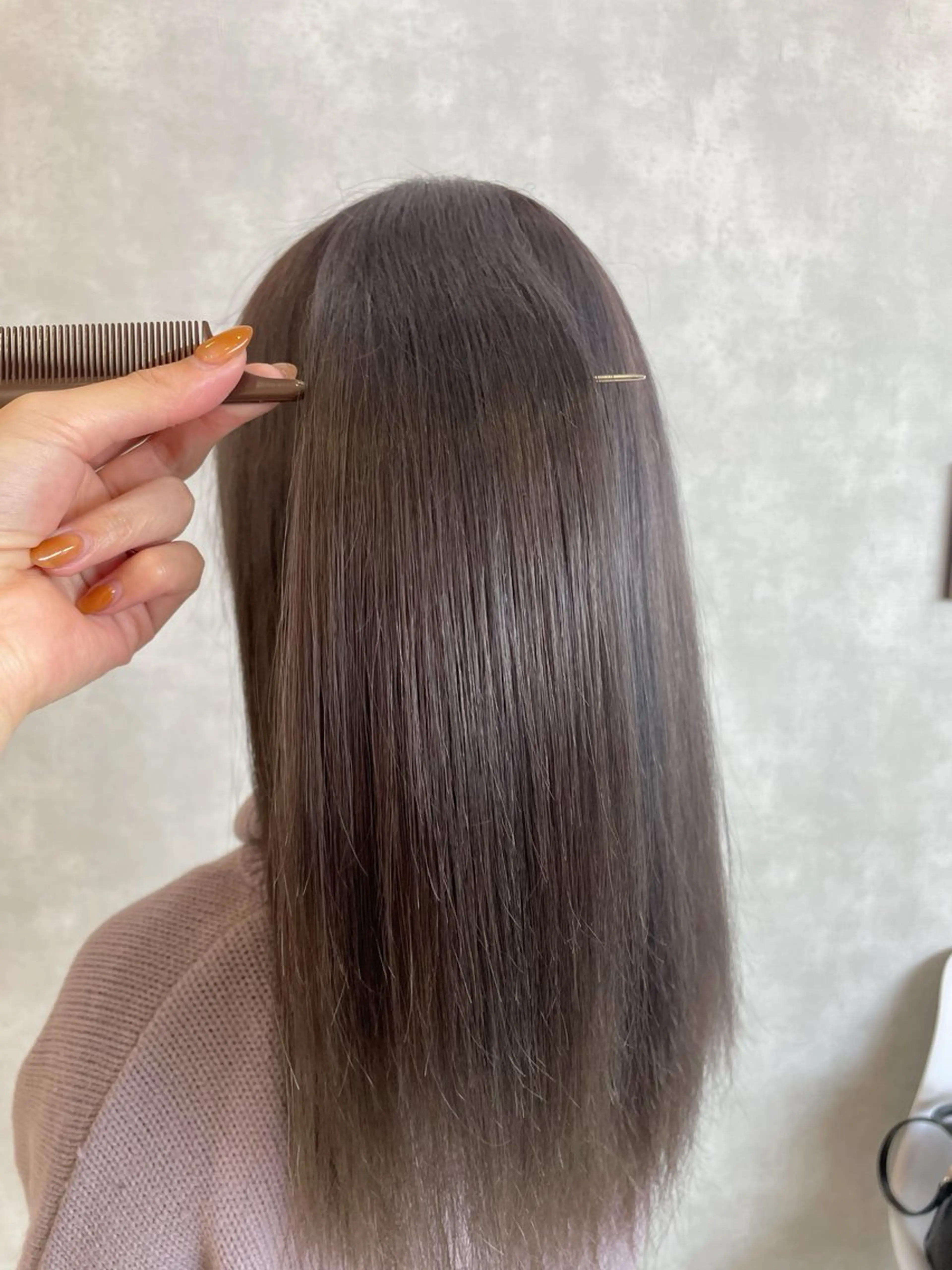 セミロング カラー 國生 香織のヘアスタイル
