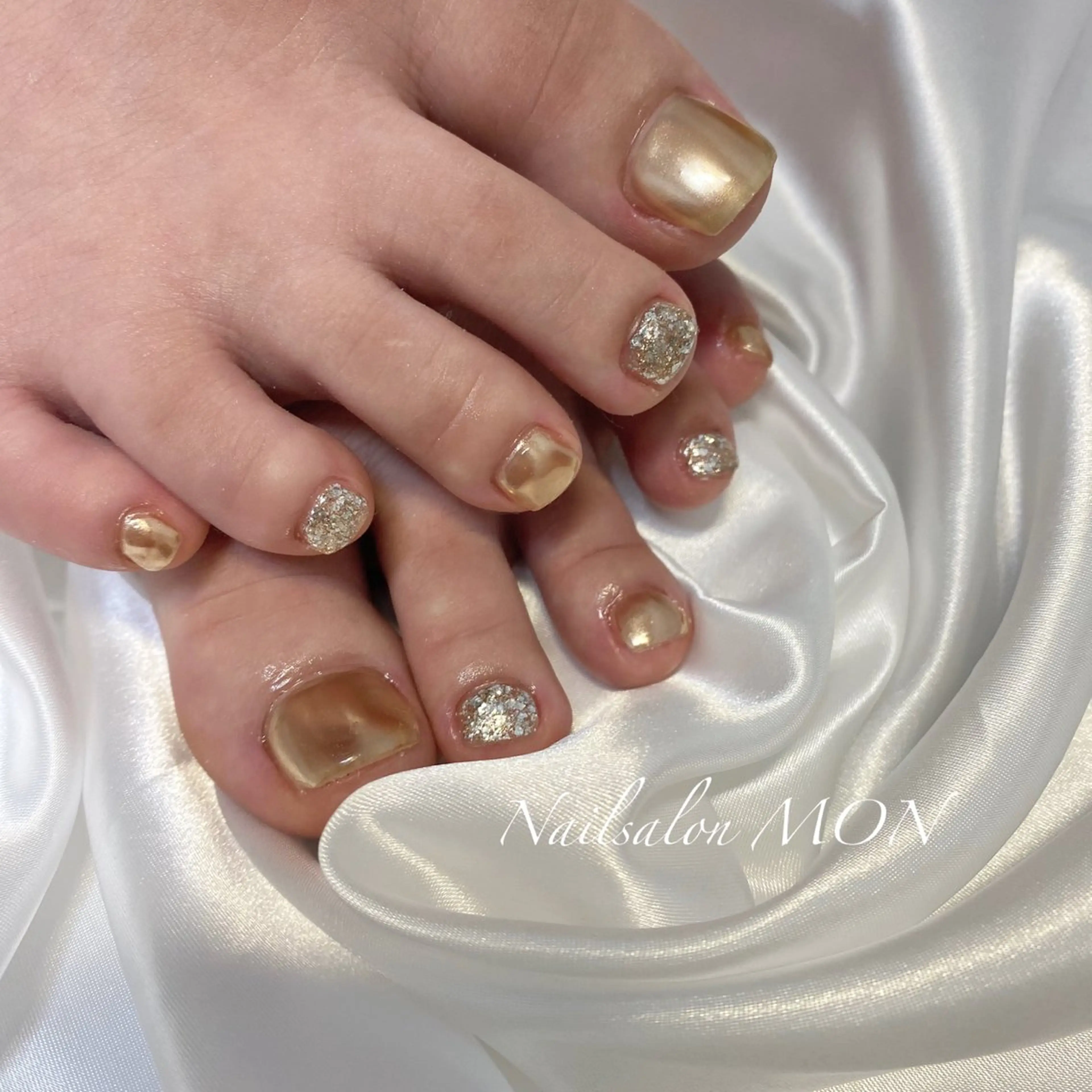 ネイル ミラーネイル フットネイル Nailsalon MONのネイルデザイン