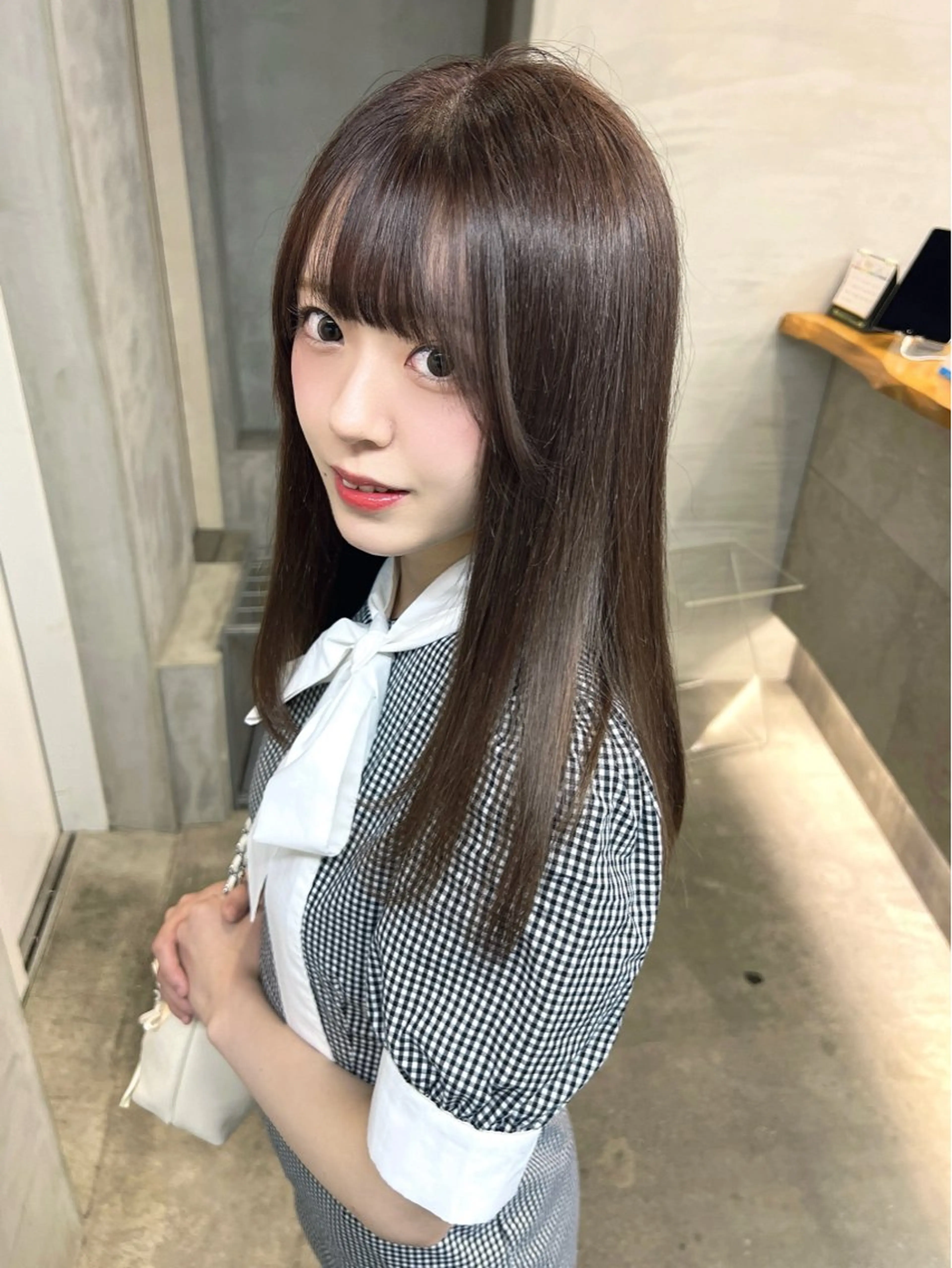 ロング カラー 髪質改善 カット ヘアカラー トリートメント 前髪/顔まわりカット 艶髪/髪質改善/縮毛のヘアスタイル