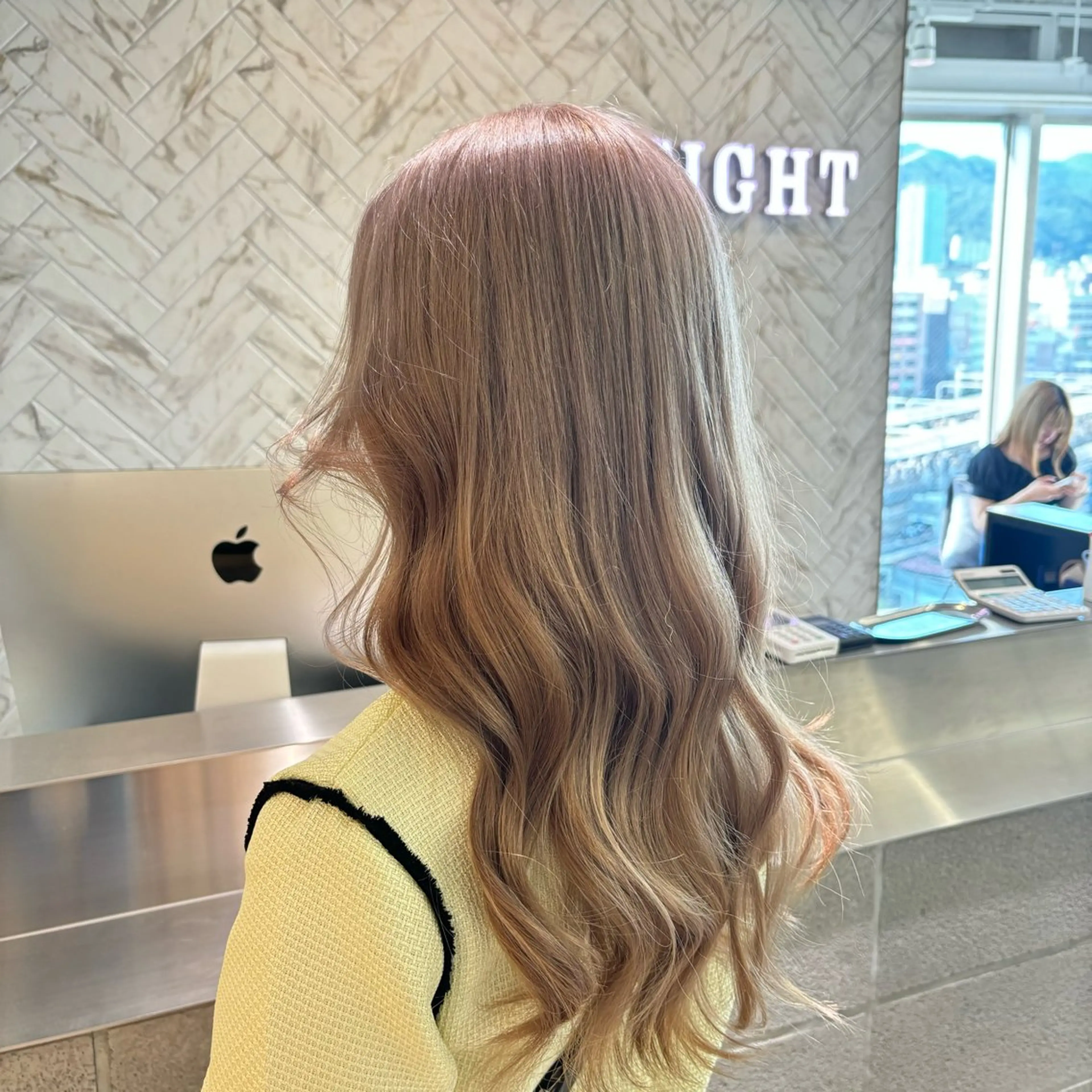 ロング カラー ベージュカラー ミルクティーベージュ ヘアカラー 🌟難波/EIGHT 副店長RIKOのヘアスタイル