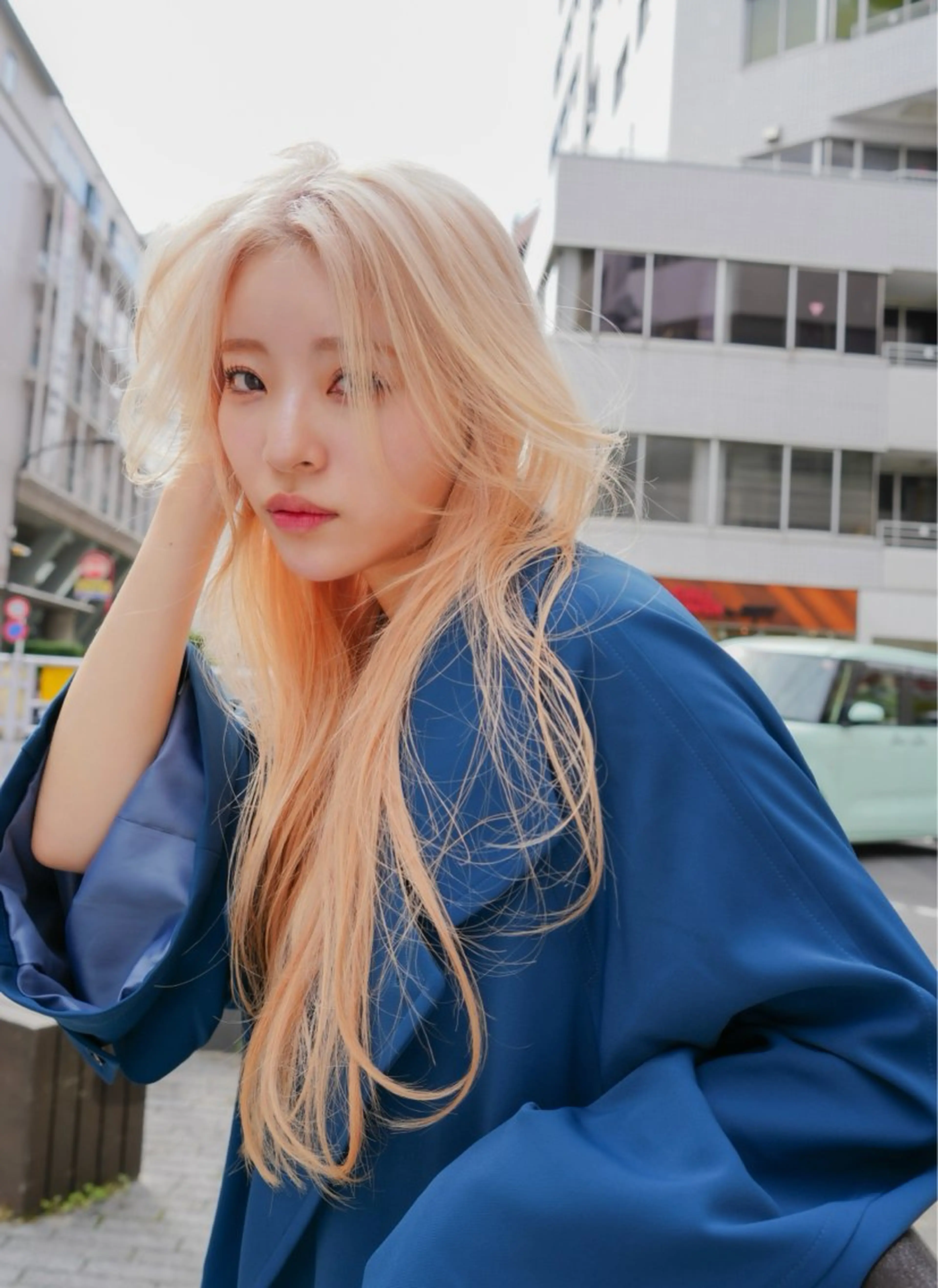 ロング カット ヘアカラー KEIGO/ ベージュカラーのヘアスタイル