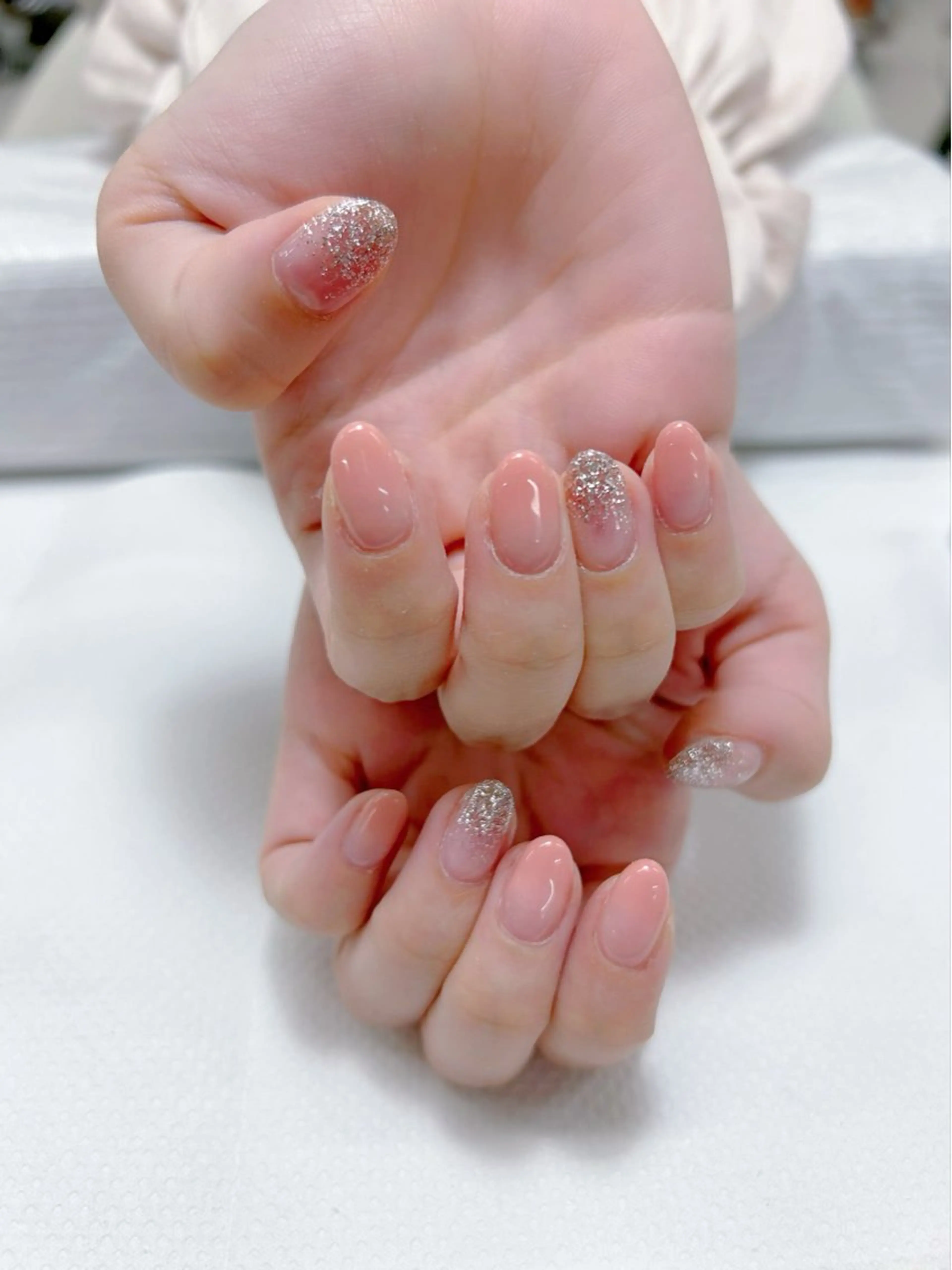 ネイル ジェルネイル グラデーション ラメ(グリッター) MAXKELLY MAIのネイルデザイン