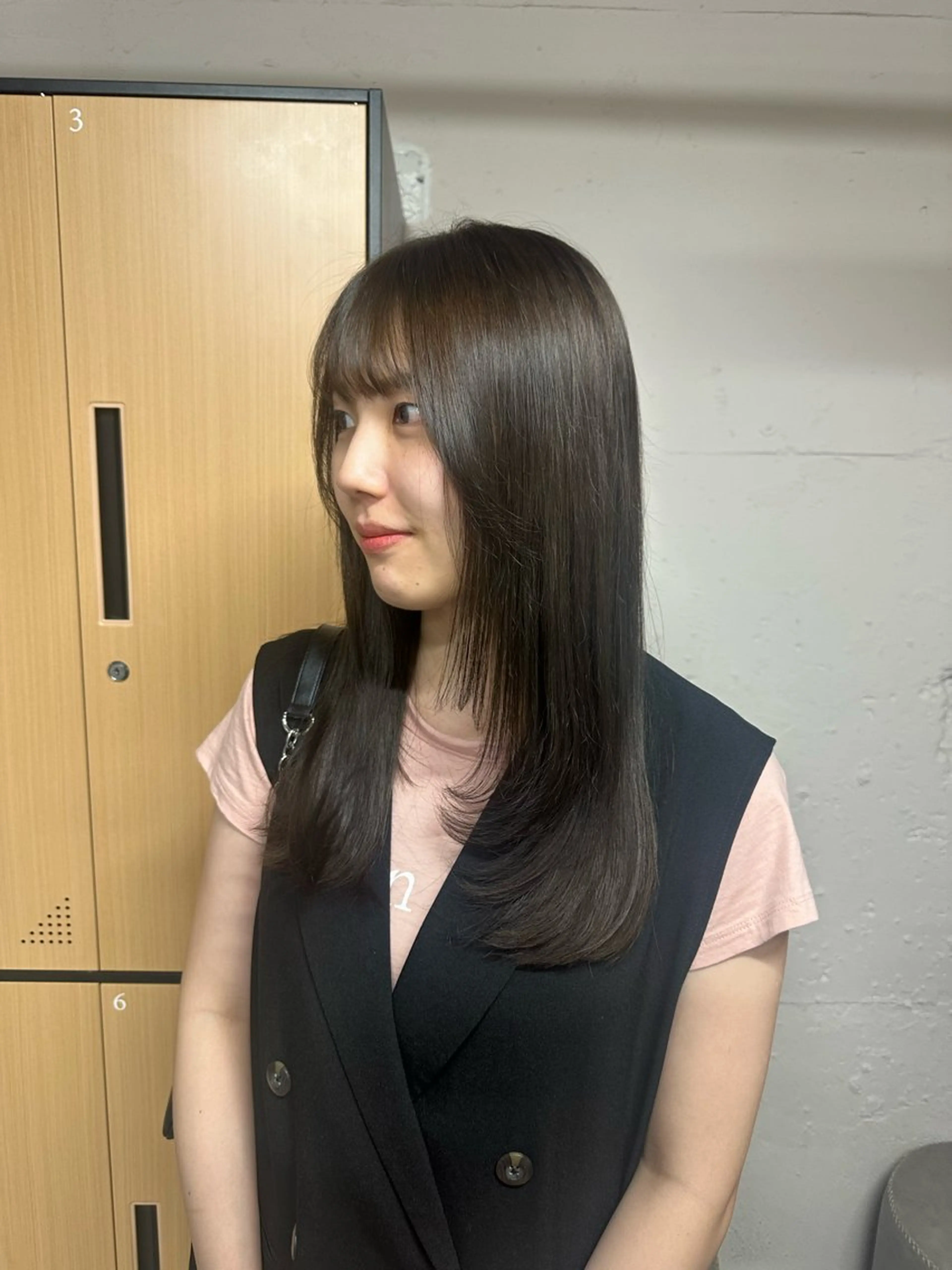 ロング カラー 透明感カラー グレージュ オリーブグレージュ オリーブグレー カット ヘアカラー tokute よしかわなお🍒のヘアスタイル