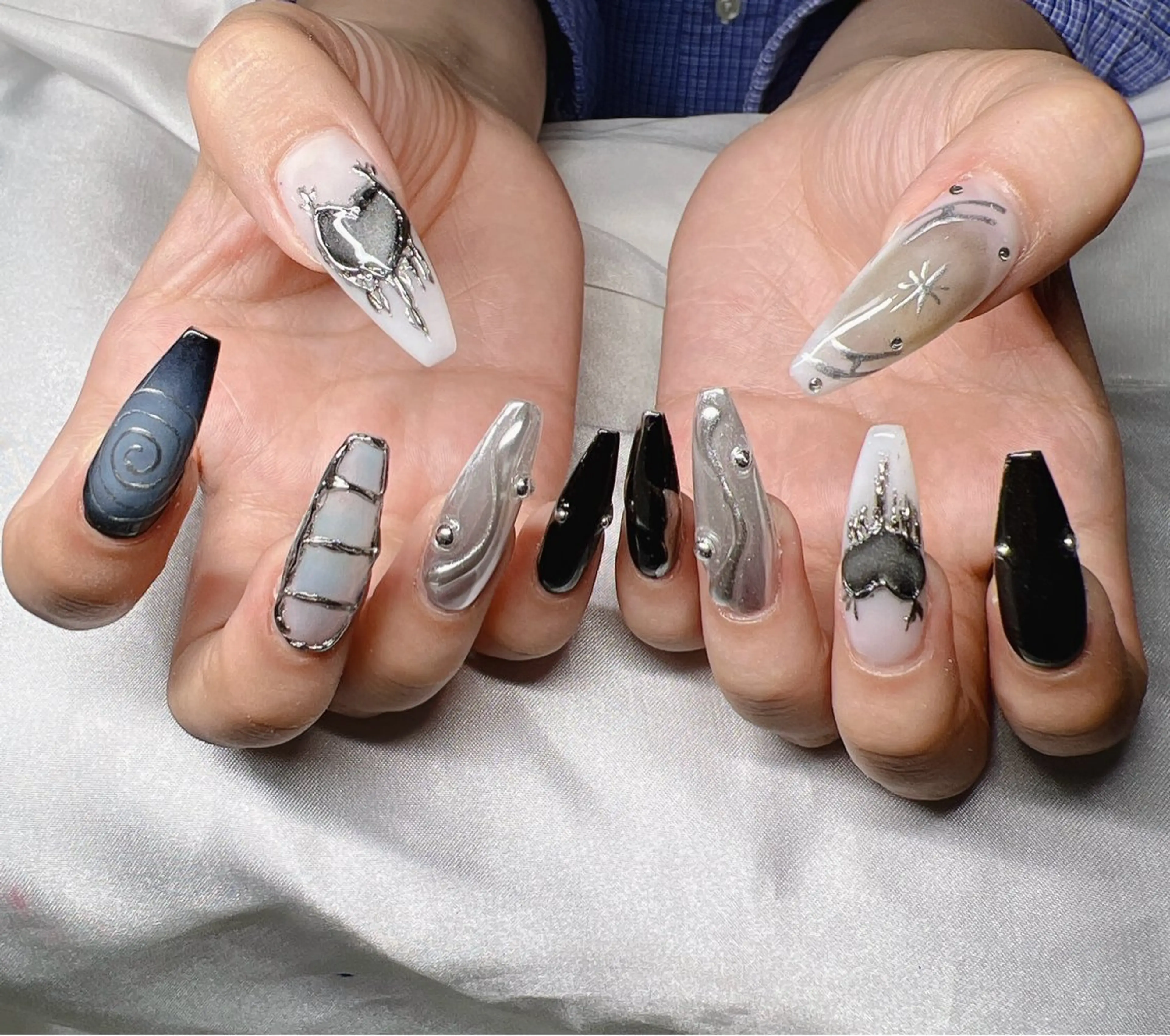 ネイル 長さ出し グラデーション 卒業式 キラキラネイル マグネットネイル Lee Nailsのネイルデザイン