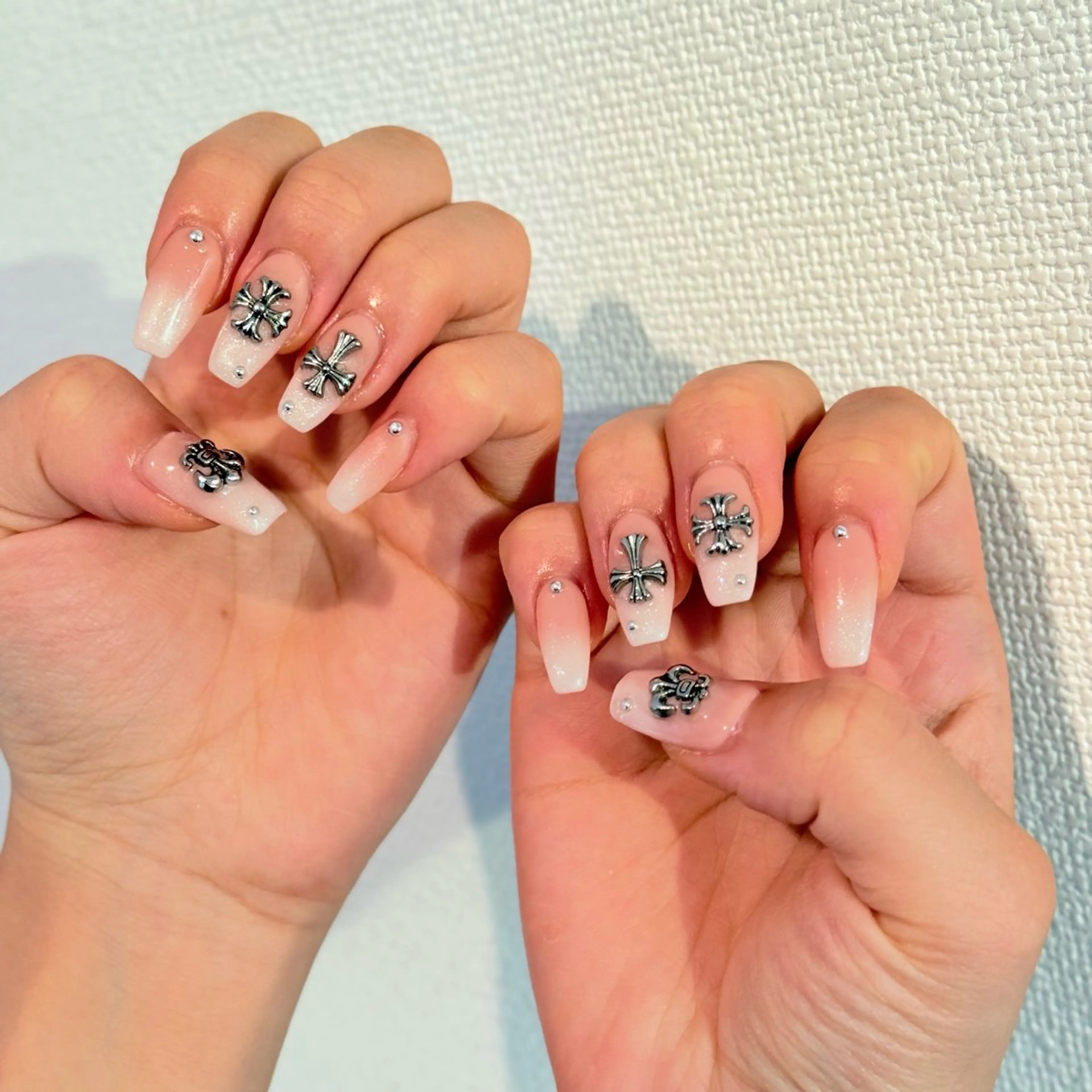 ネイル チークネイル フレンチネイル グラデーション キラキラネイル 韓国ネイル ハンドネイル Risa_ Nailのネイルデザイン