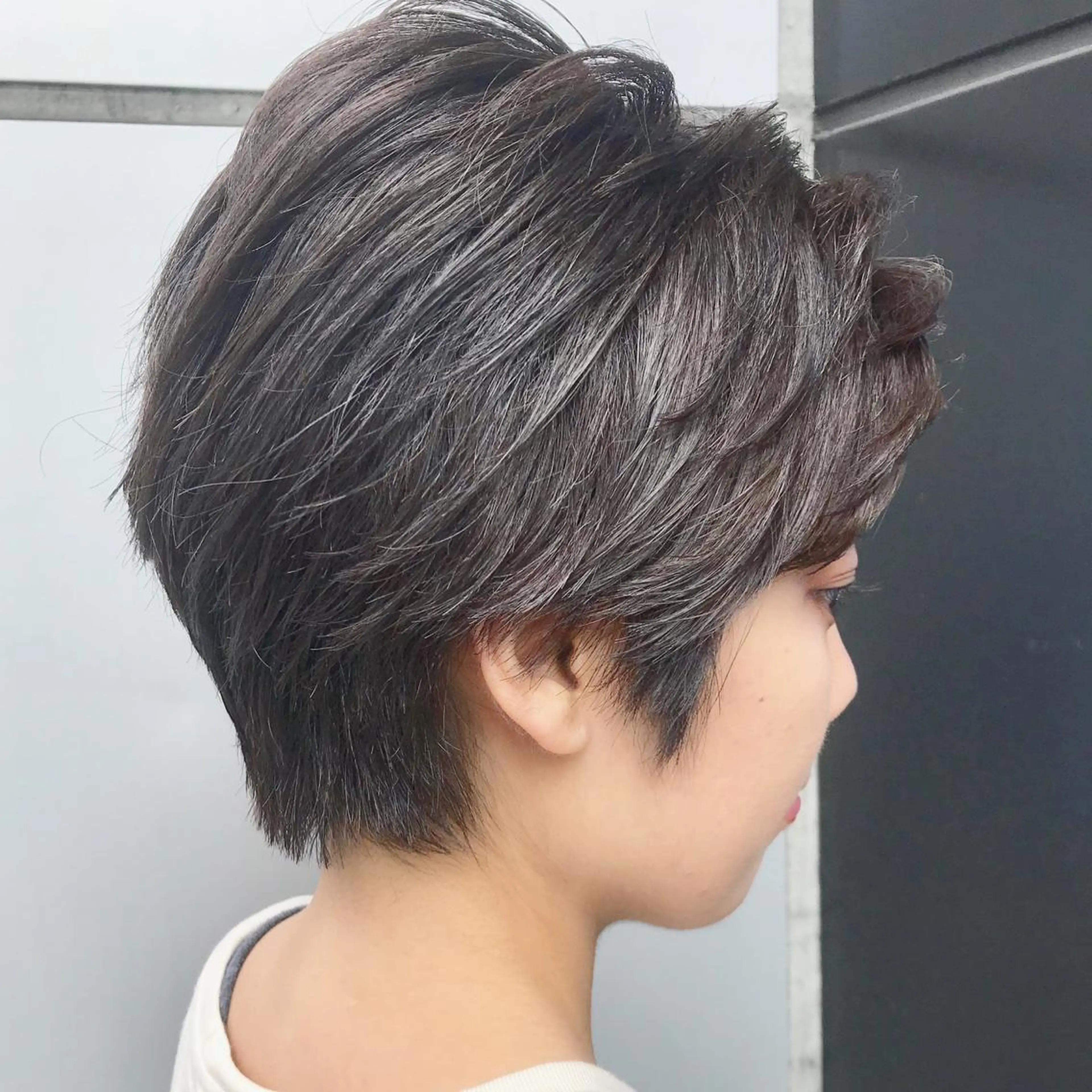 ショート カラー ヘアカラー トリートメント ア イカのヘアスタイル