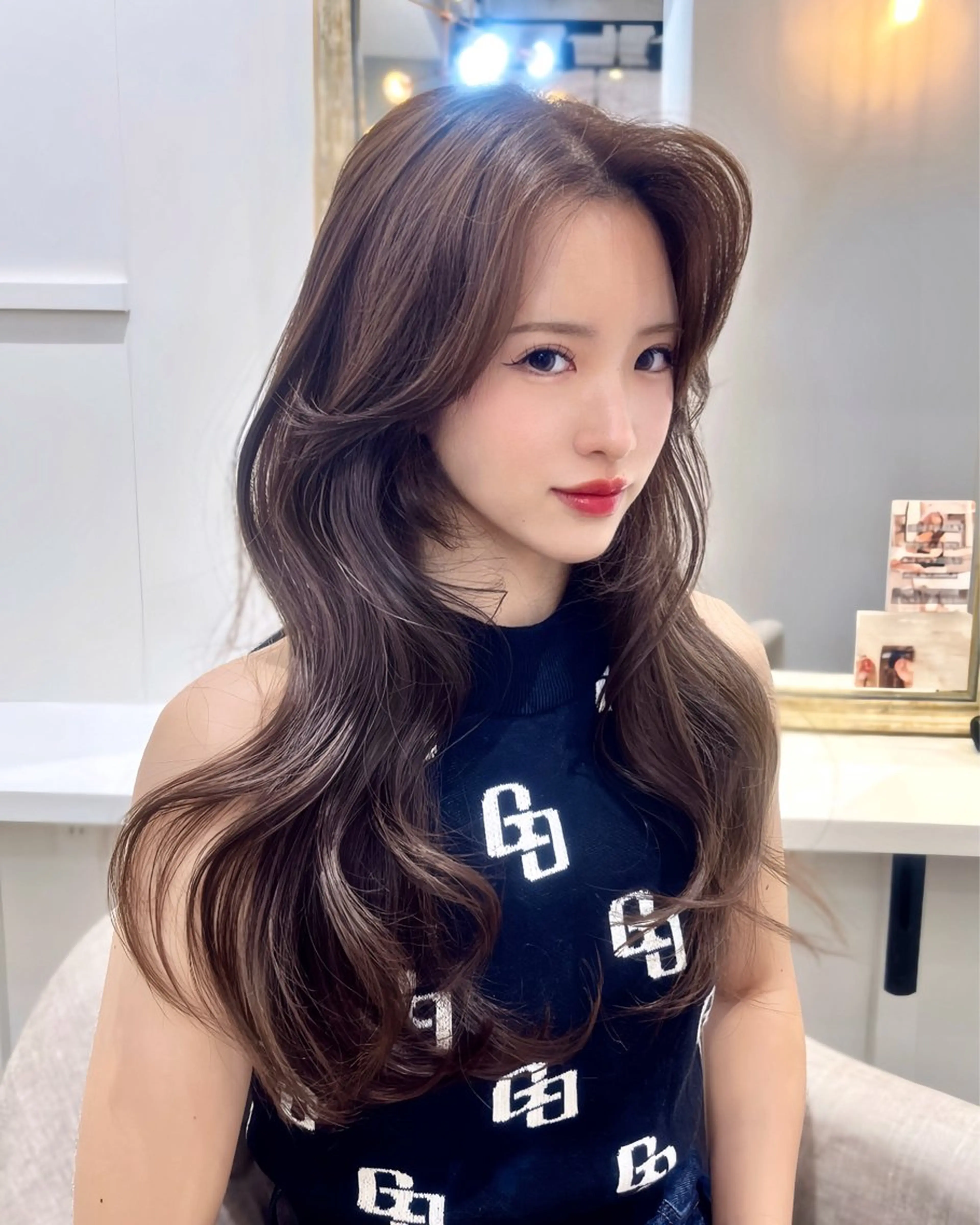 ロング 顔まわりレイヤー レイヤーカット カット ヘアカラー トレンド韓国モテヘア Natsuki🌛のヘアスタイル