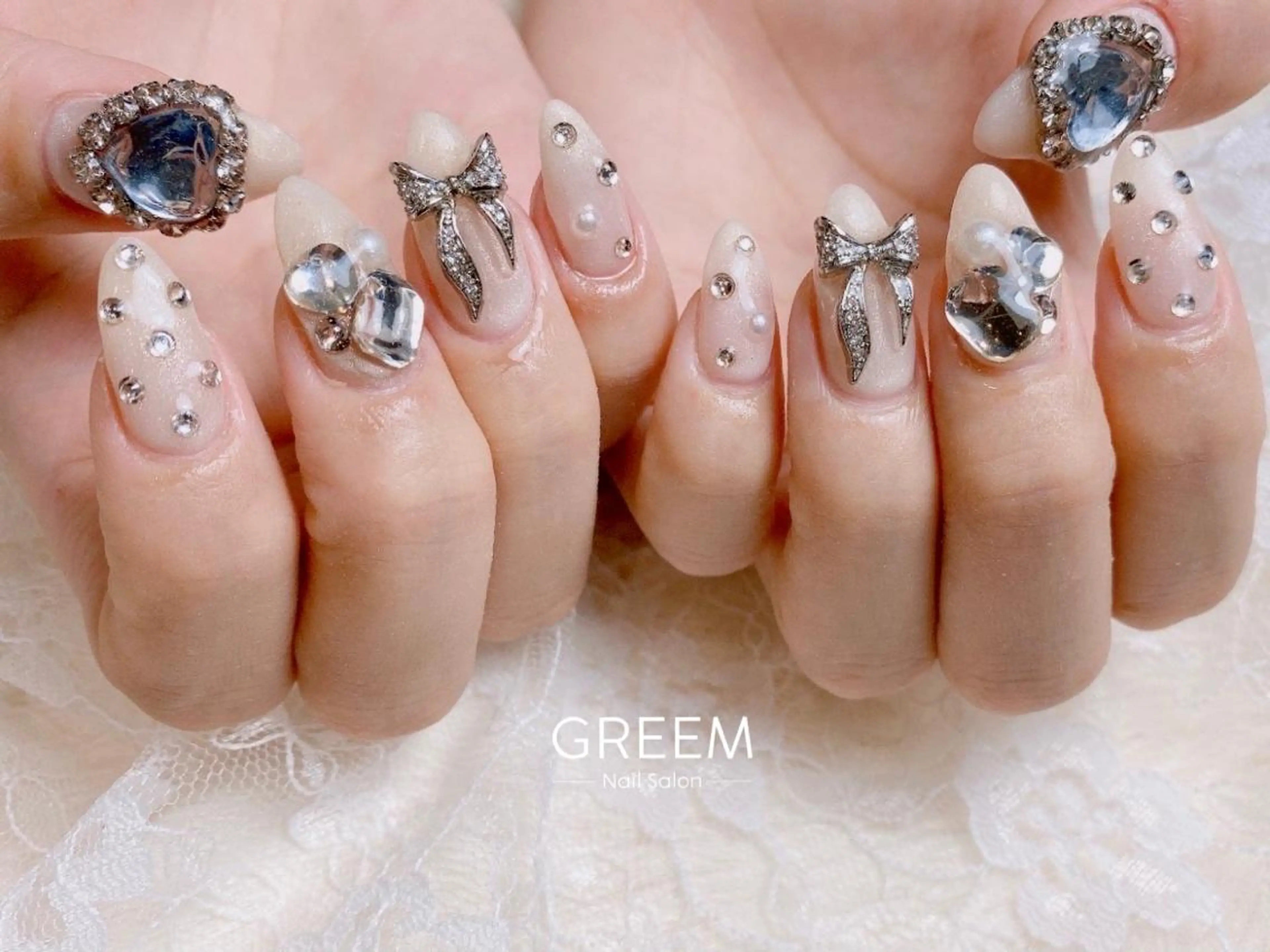 ネイル キラキラネイル 韓国ネイル リボン GREEM グリームのネイルデザイン